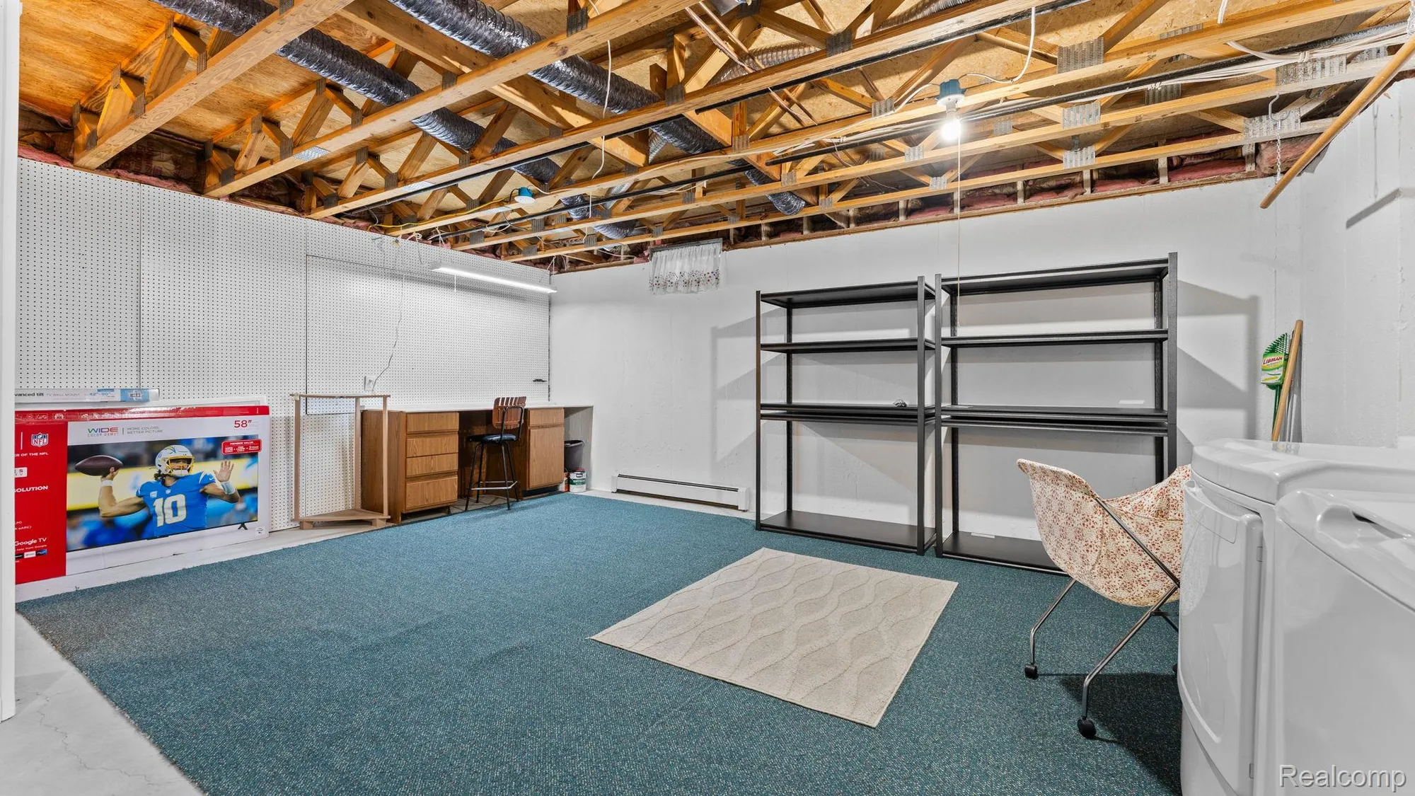 Property Slideshow image 26 of 39 | 25106 hamilton ct, Southlyoncity_oakland, MI, 47178