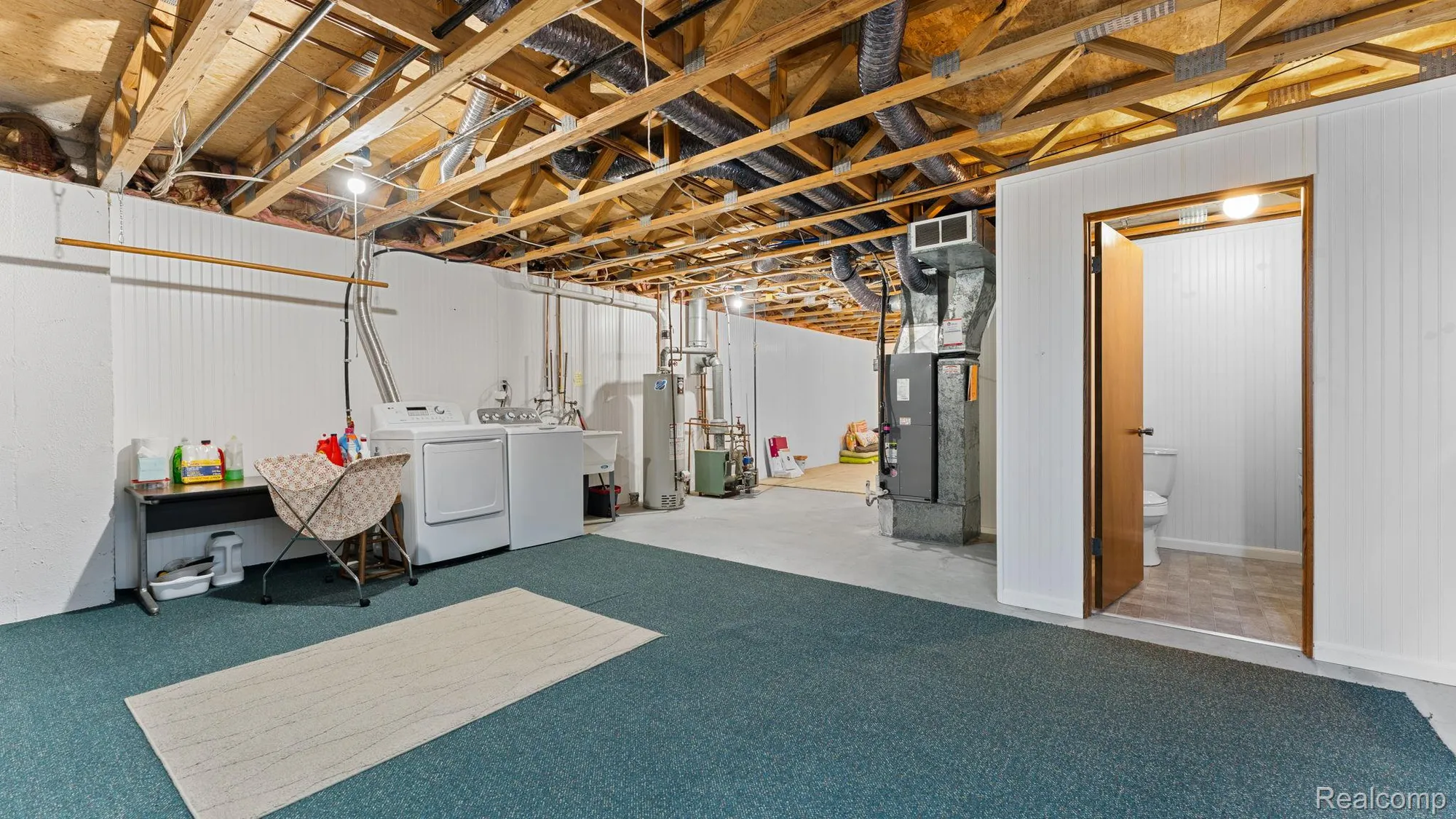 Property Slideshow image 27 of 39 | 25106 hamilton ct, Southlyoncity_oakland, MI, 47178