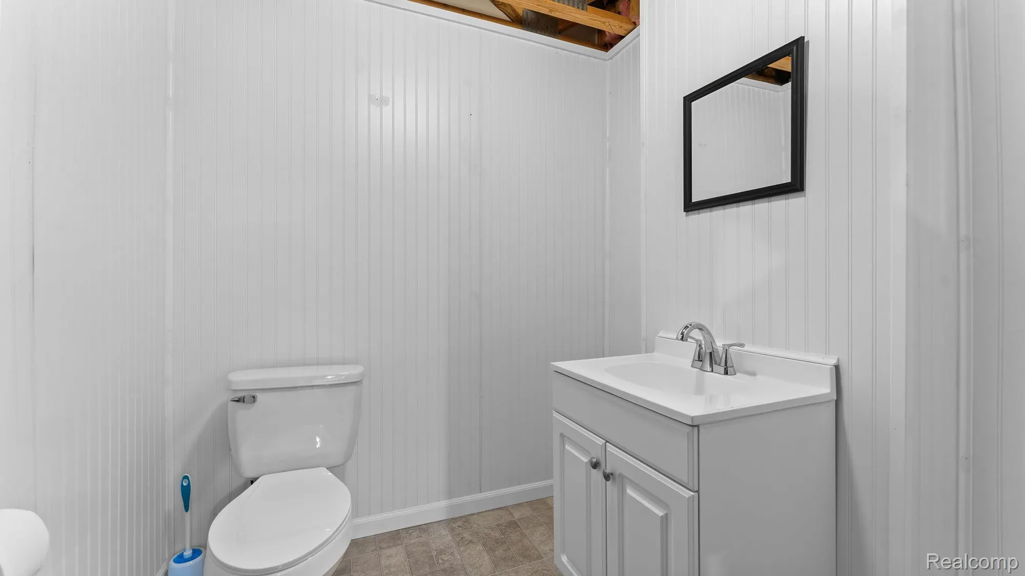 Property Slideshow image 28 of 39 | 25106 hamilton ct, Southlyoncity_oakland, MI, 47178