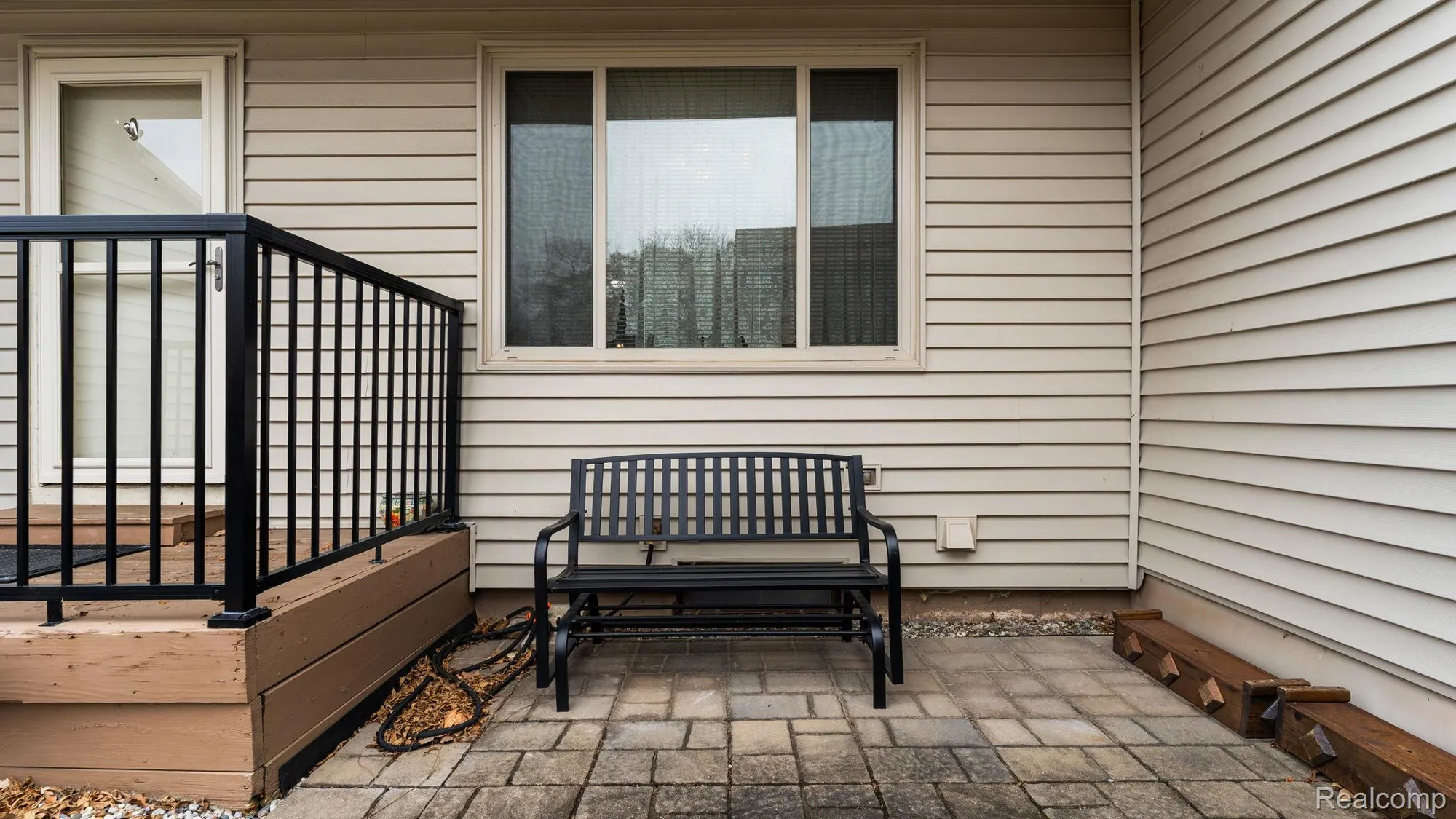 Property Slideshow image 31 of 39 | 25106 hamilton ct, Southlyoncity_oakland, MI, 47178