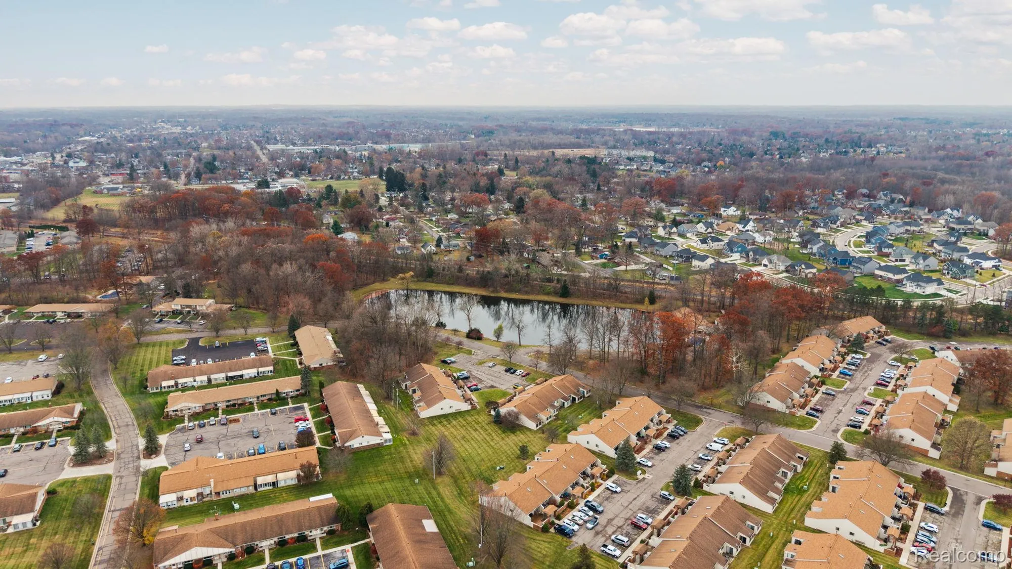 Property Slideshow image 32 of 39 | 25106 hamilton ct, Southlyoncity_oakland, MI, 47178