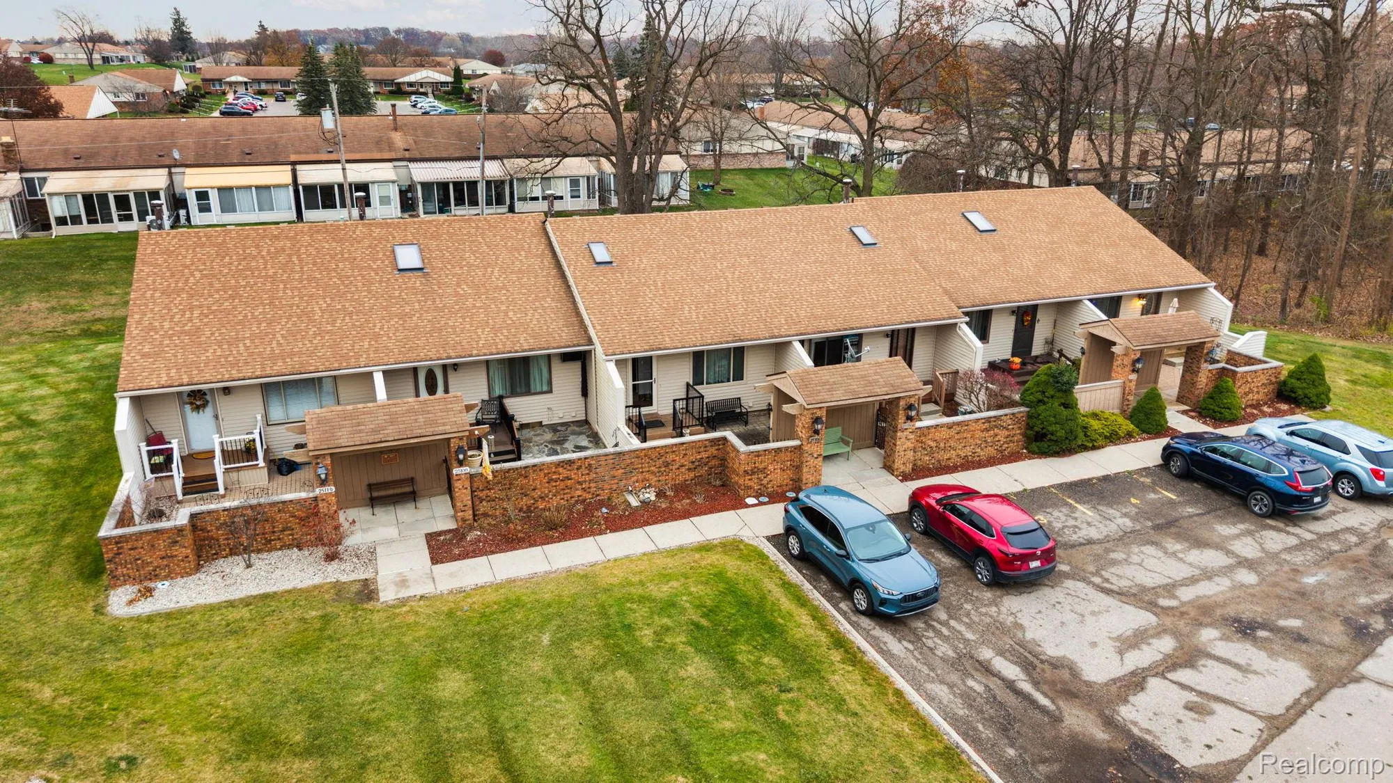 Property Slideshow image 38 of 39 | 25106 hamilton ct, Southlyoncity_oakland, MI, 47178