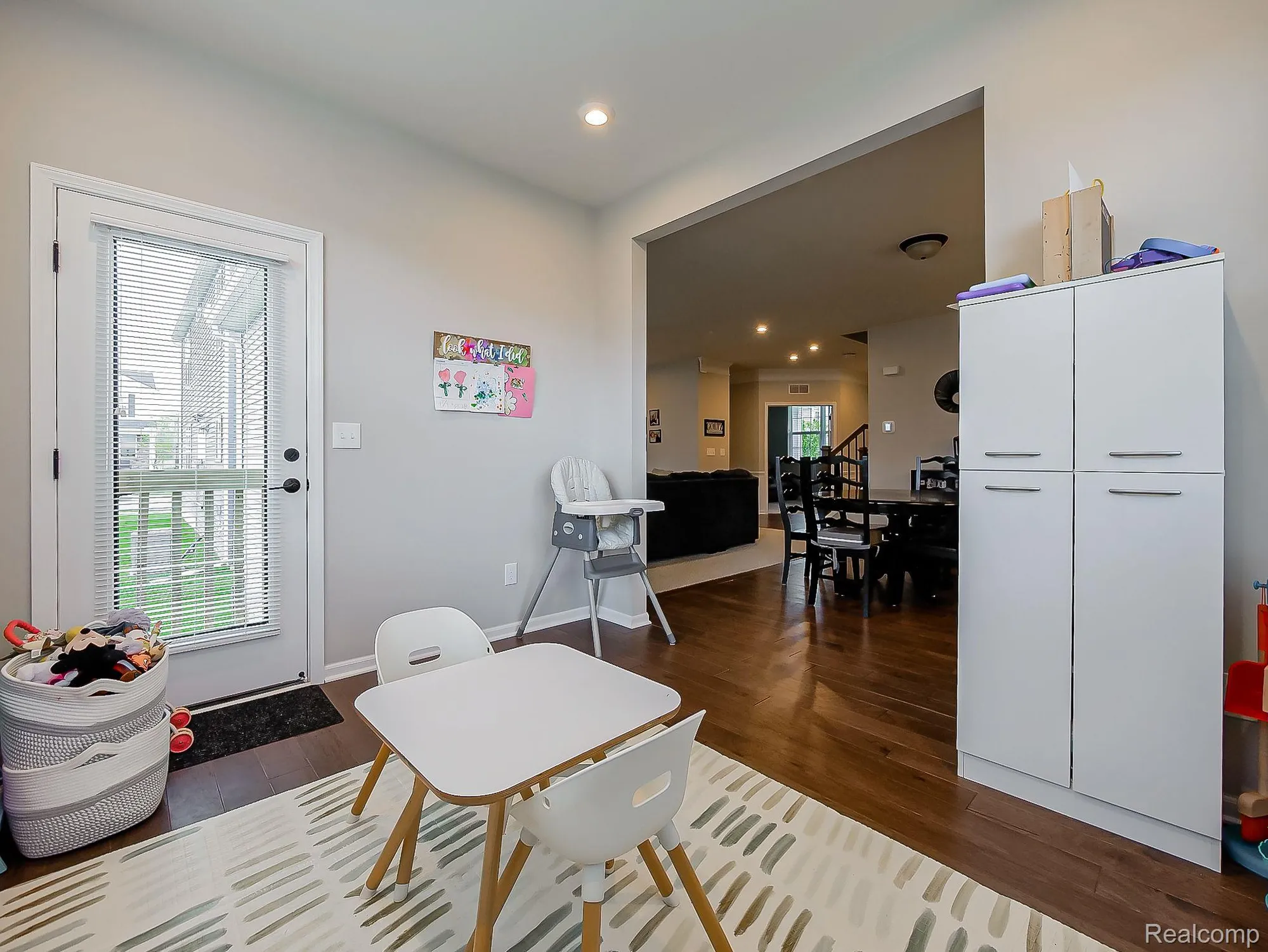 Property Slideshow image 6 of 32 | 6040 fieldstone cir, South Lyon, MI, 48178