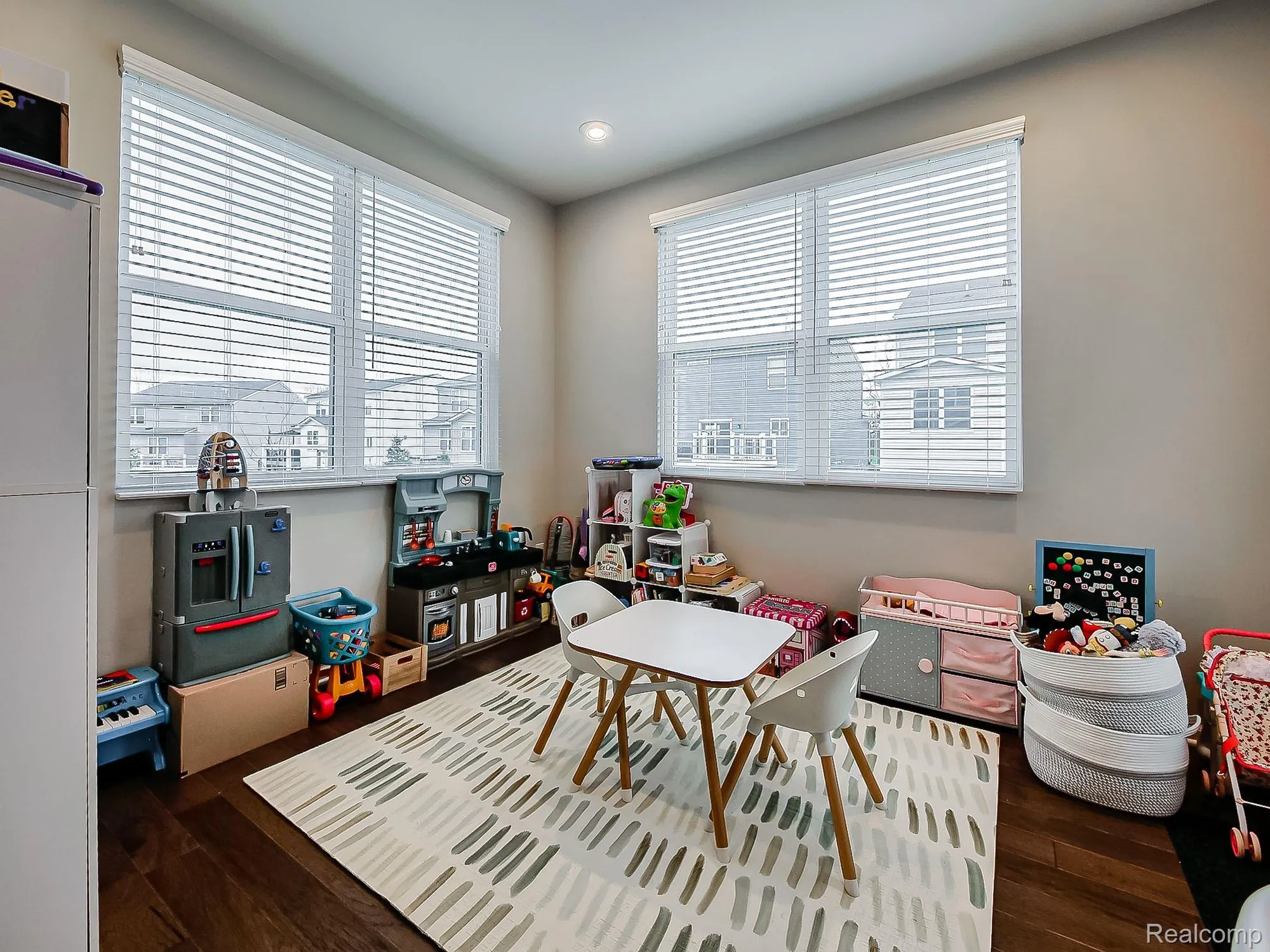 Property Slideshow image 7 of 32 | 6040 fieldstone cir, South Lyon, MI, 48178