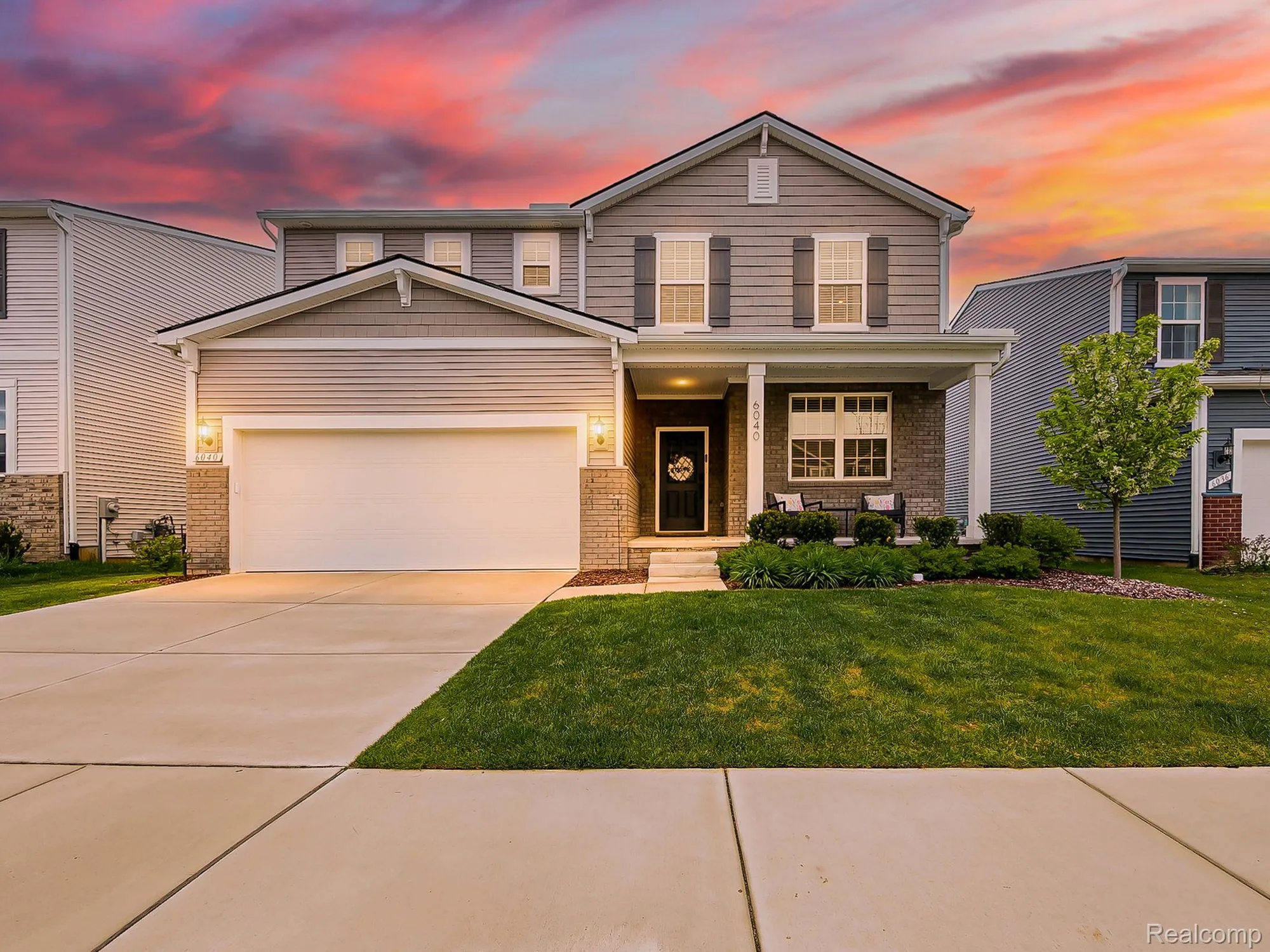 Property Slideshow image 1 of 32 | 6040 fieldstone cir, South Lyon, MI, 48178