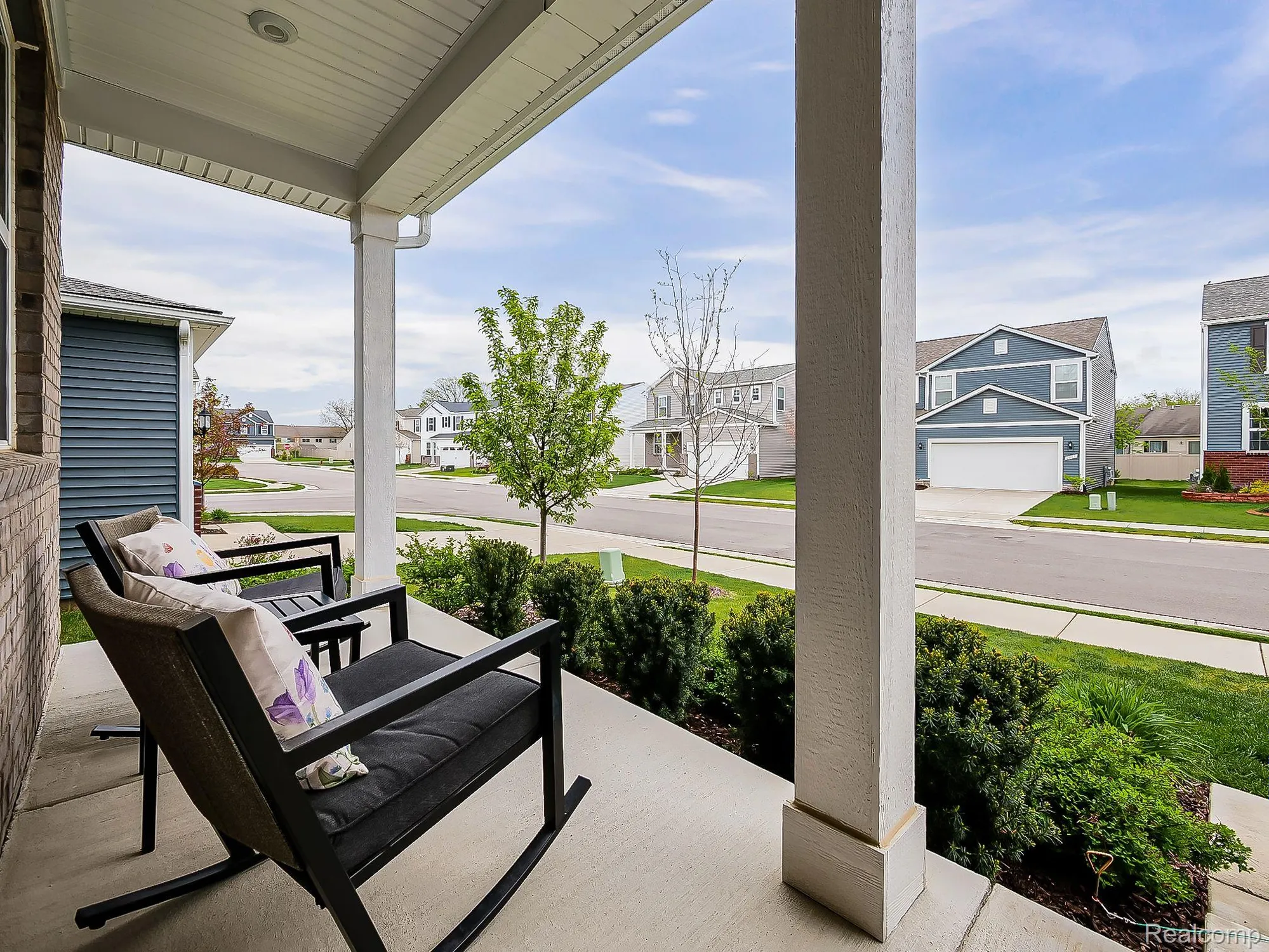 Property Slideshow image 2 of 32 | 6040 fieldstone cir, South Lyon, MI, 48178