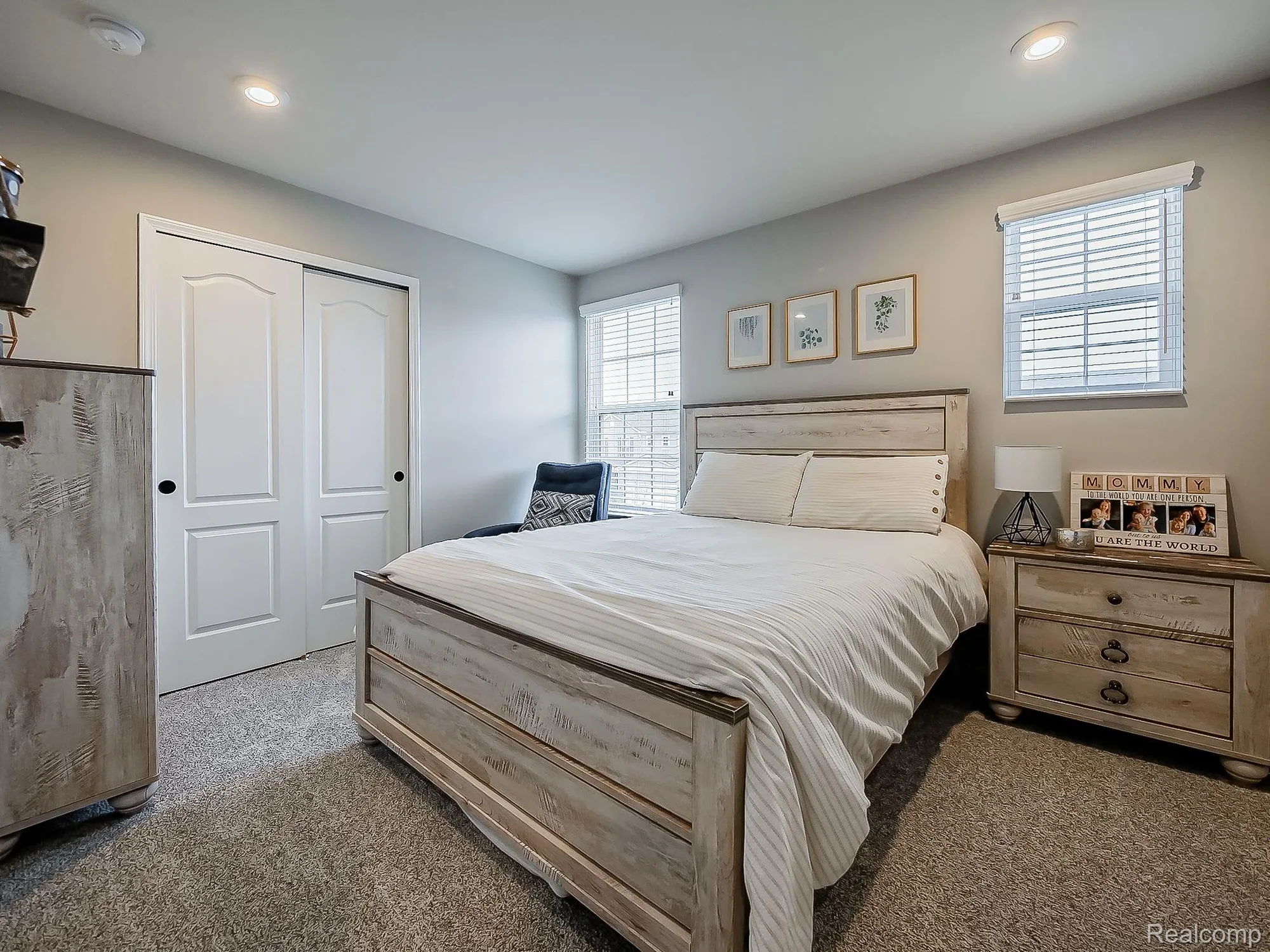 Property Slideshow image 19 of 32 | 6040 fieldstone cir, South Lyon, MI, 48178