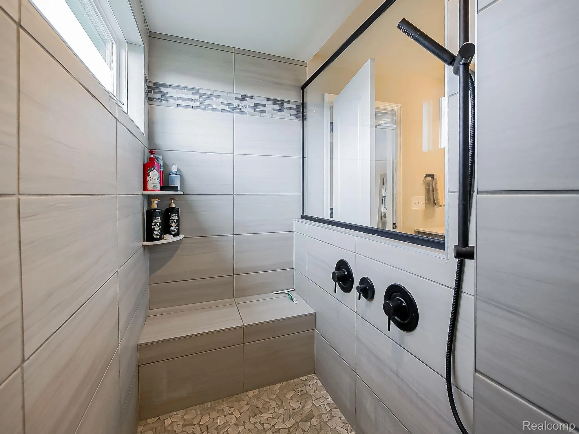 Property Slideshow image 26 of 32 | 6040 fieldstone cir, South Lyon, MI, 48178