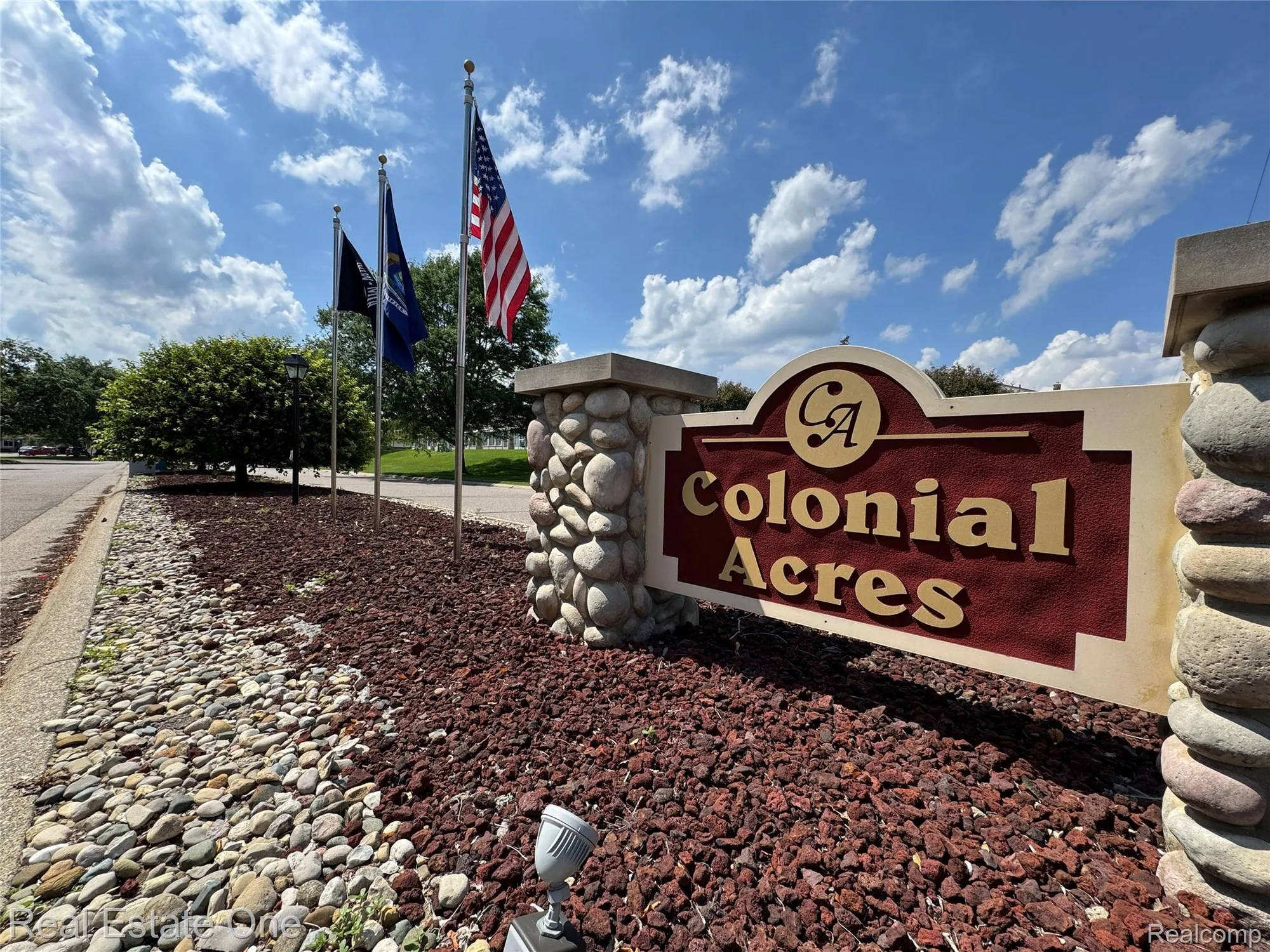 Property Slideshow image 10 of 37 | 25104 hamilton ct # 4, South Lyon, MI, 48178