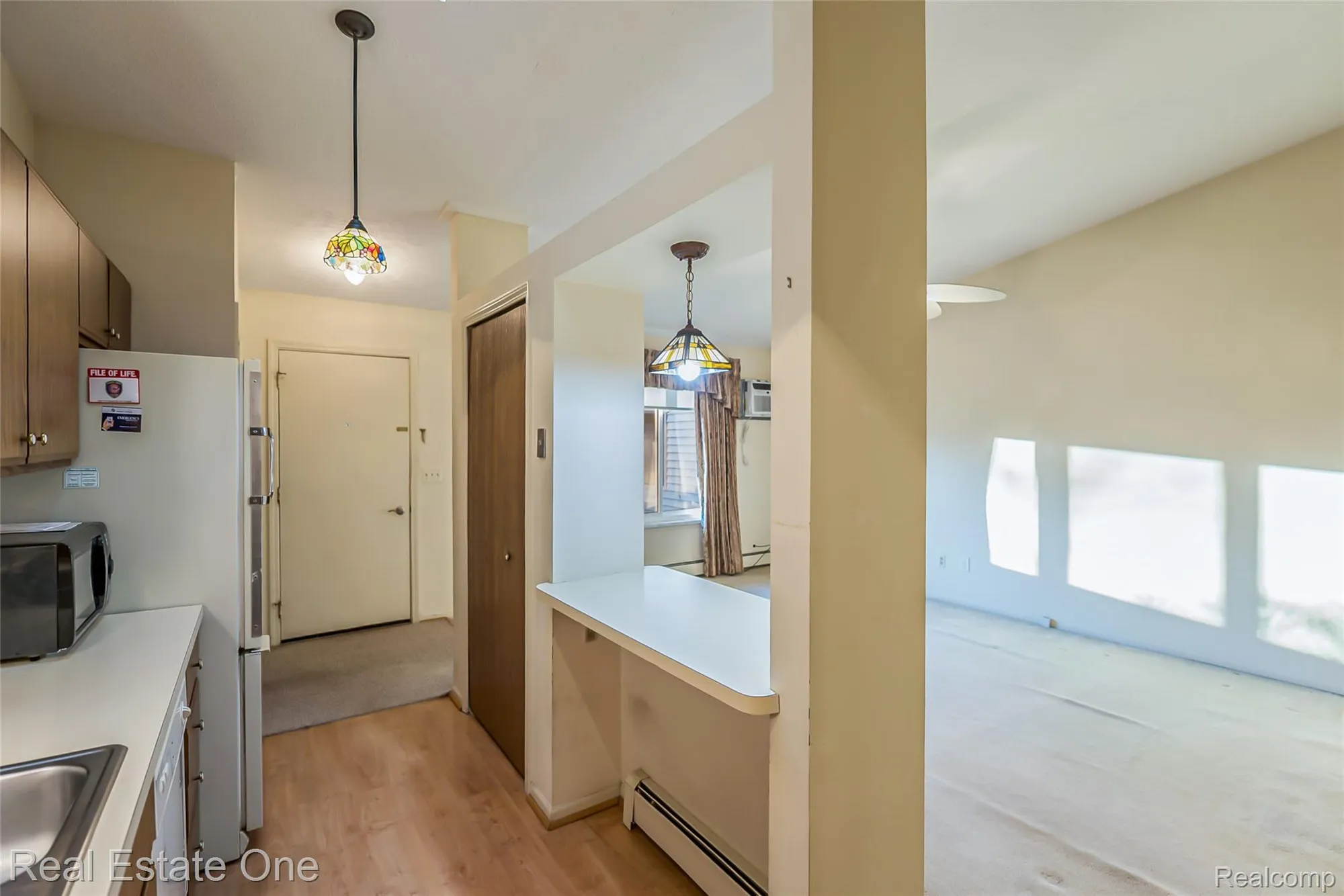 Property Slideshow image 15 of 37 | 25104 hamilton ct # 4, South Lyon, MI, 48178