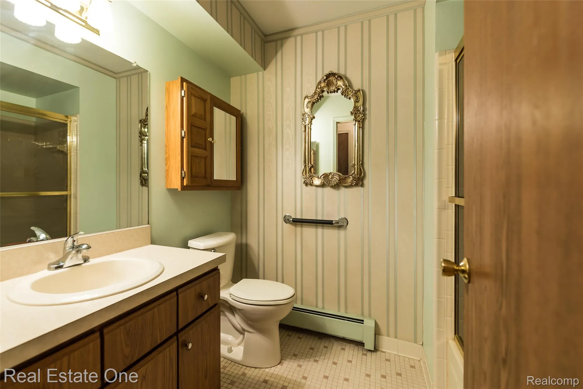 Property Slideshow image 21 of 37 | 25104 hamilton ct # 4, South Lyon, MI, 48178