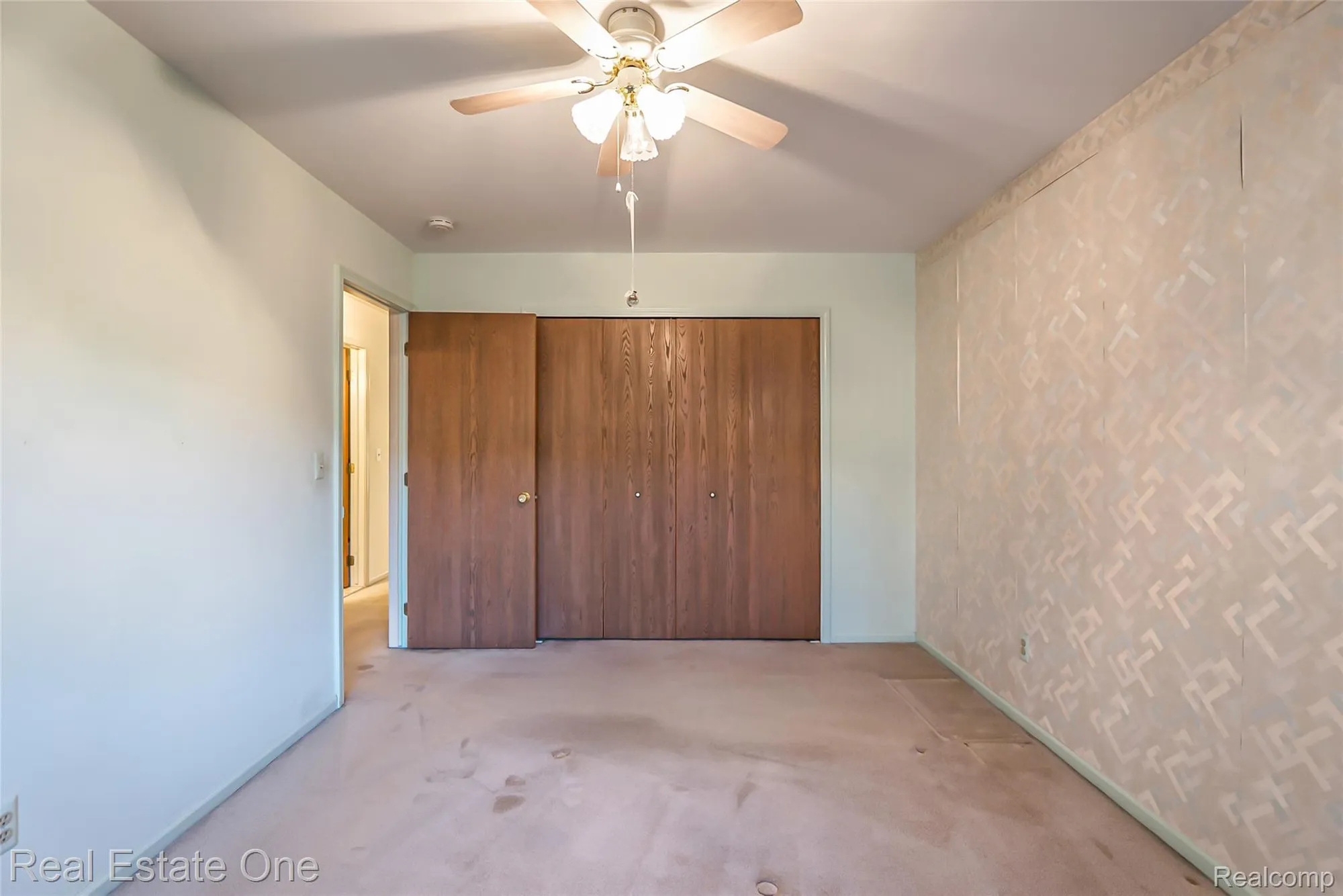 Property Slideshow image 24 of 37 | 25104 hamilton ct # 4, South Lyon, MI, 48178