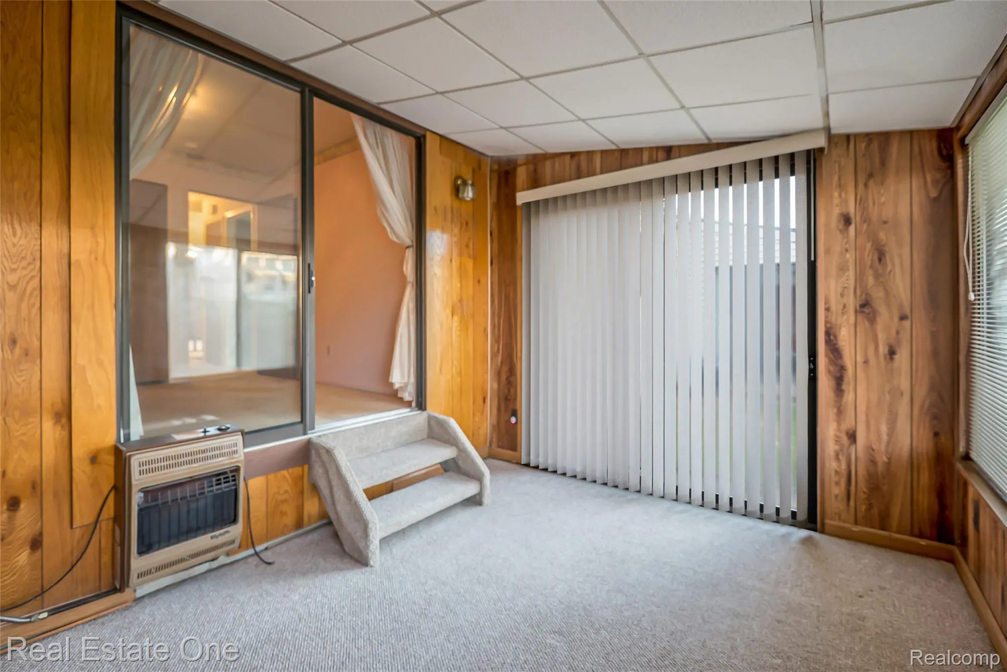 Property Slideshow image 27 of 37 | 25104 hamilton ct # 4, South Lyon, MI, 48178