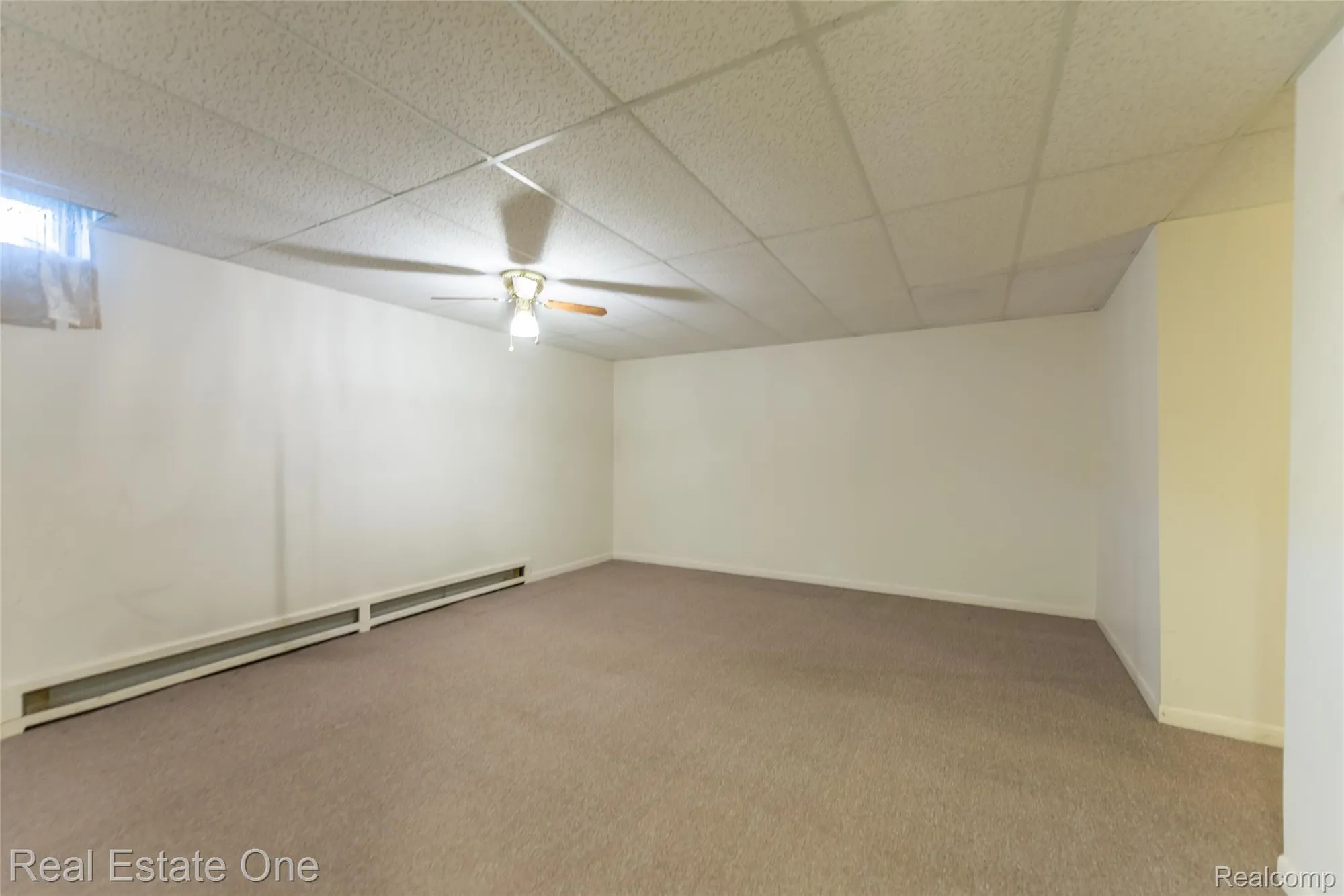 Property Slideshow image 31 of 37 | 25104 hamilton ct # 4, South Lyon, MI, 48178