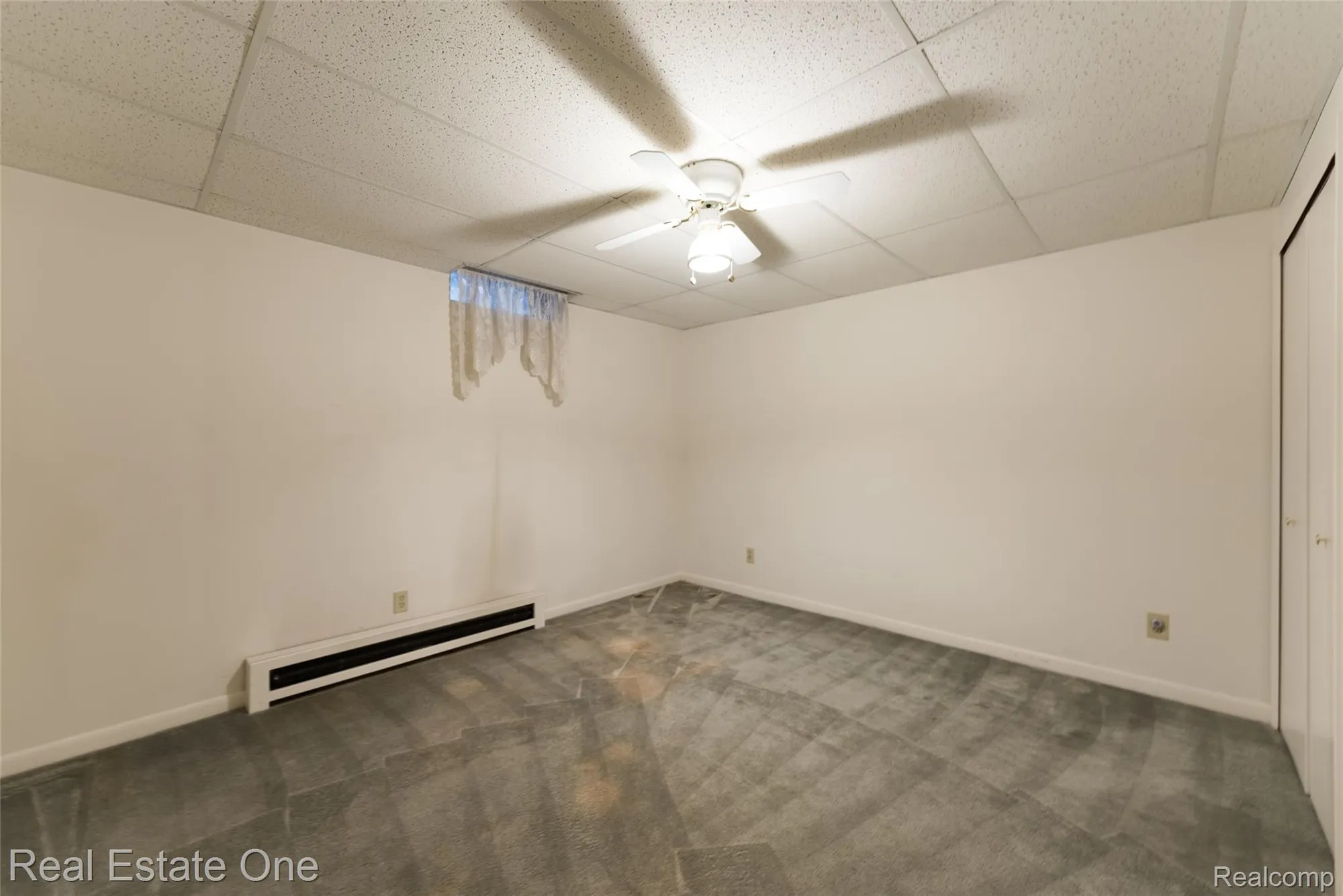 Property Slideshow image 33 of 37 | 25104 hamilton ct # 4, South Lyon, MI, 48178
