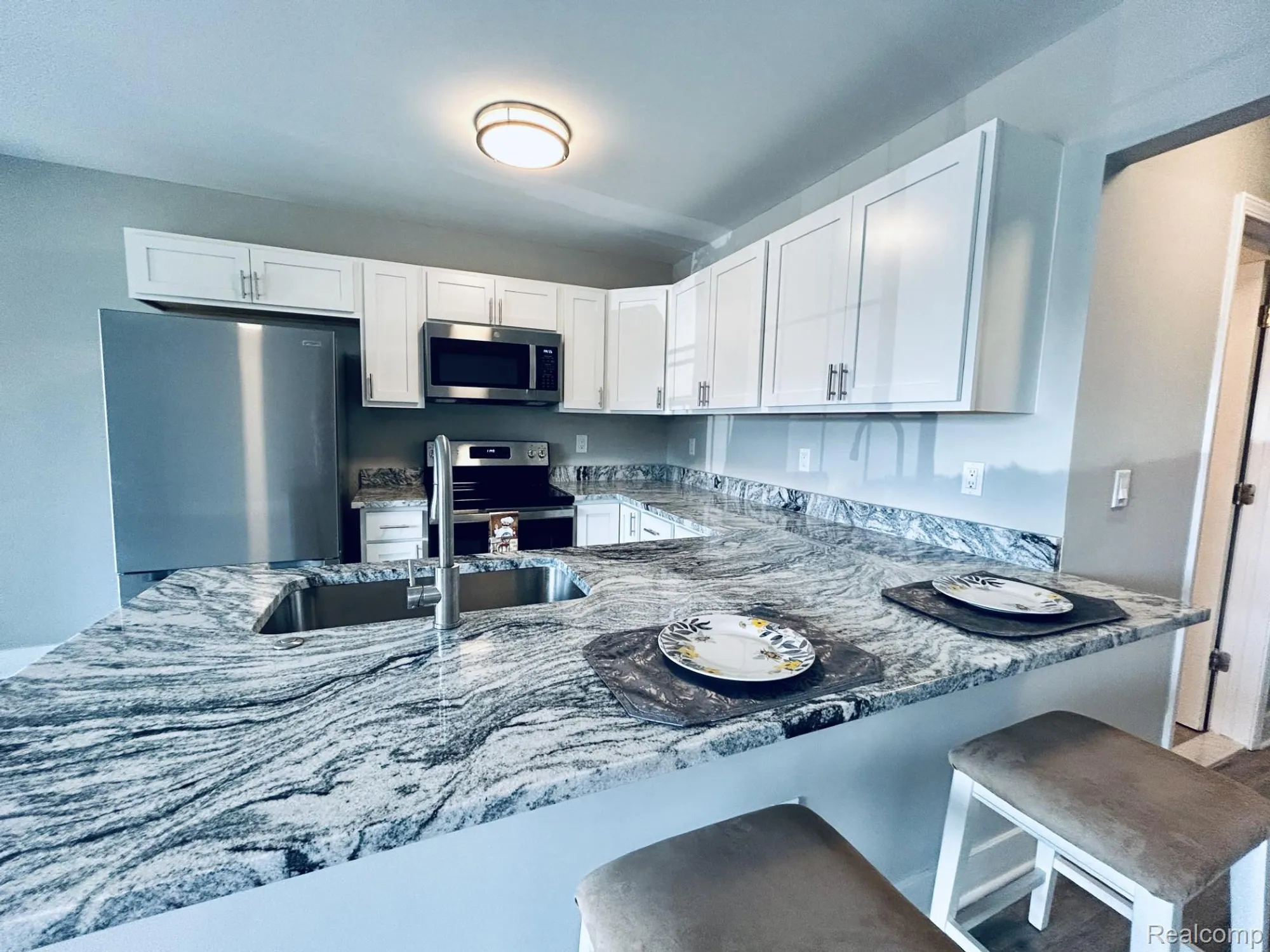 Property Slideshow image 6 of 27 | 25323 potomac dr # 2, South Lyon, MI, 48178