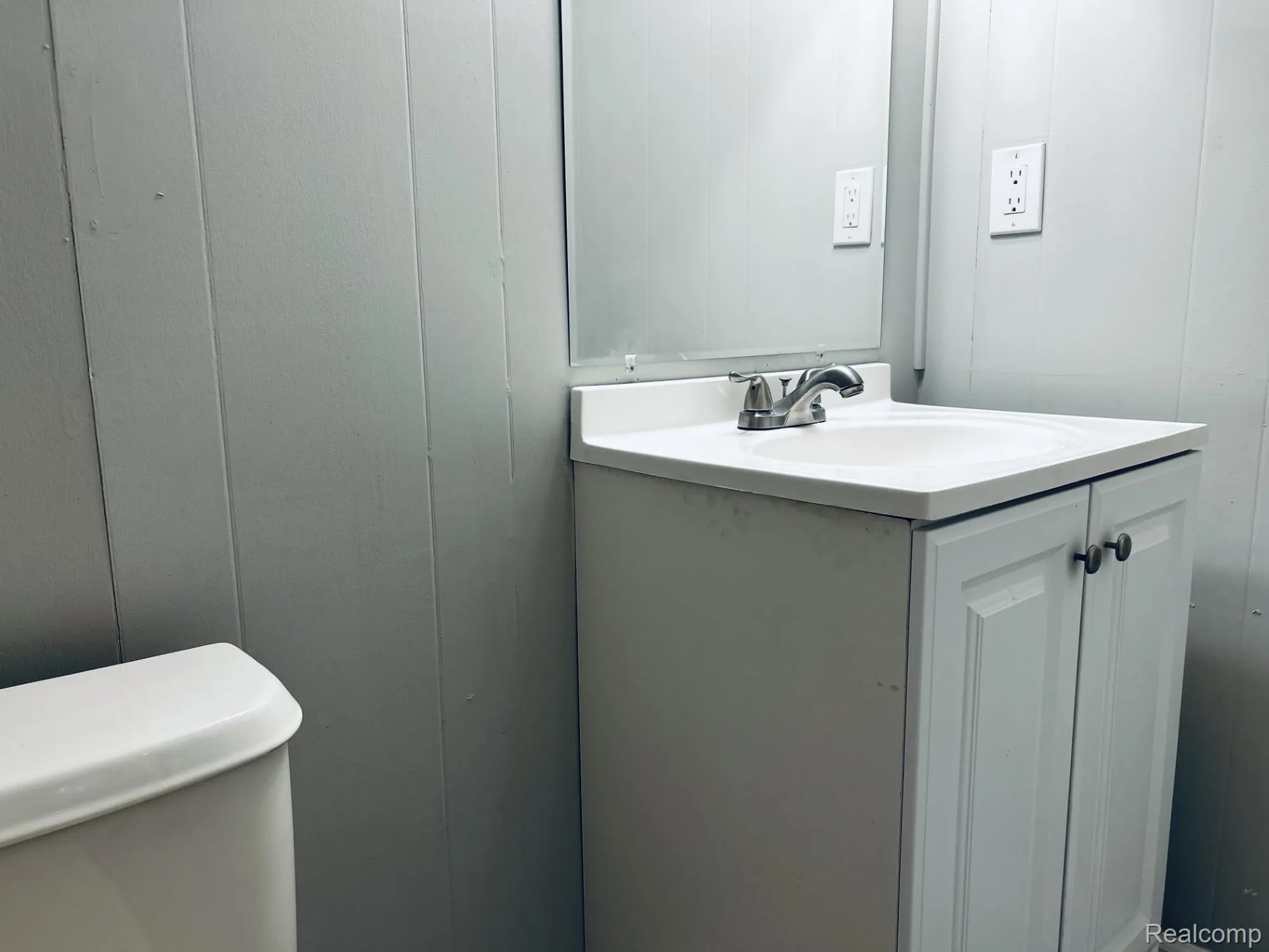 Property Slideshow image 23 of 27 | 25323 potomac dr # 2, South Lyon, MI, 48178