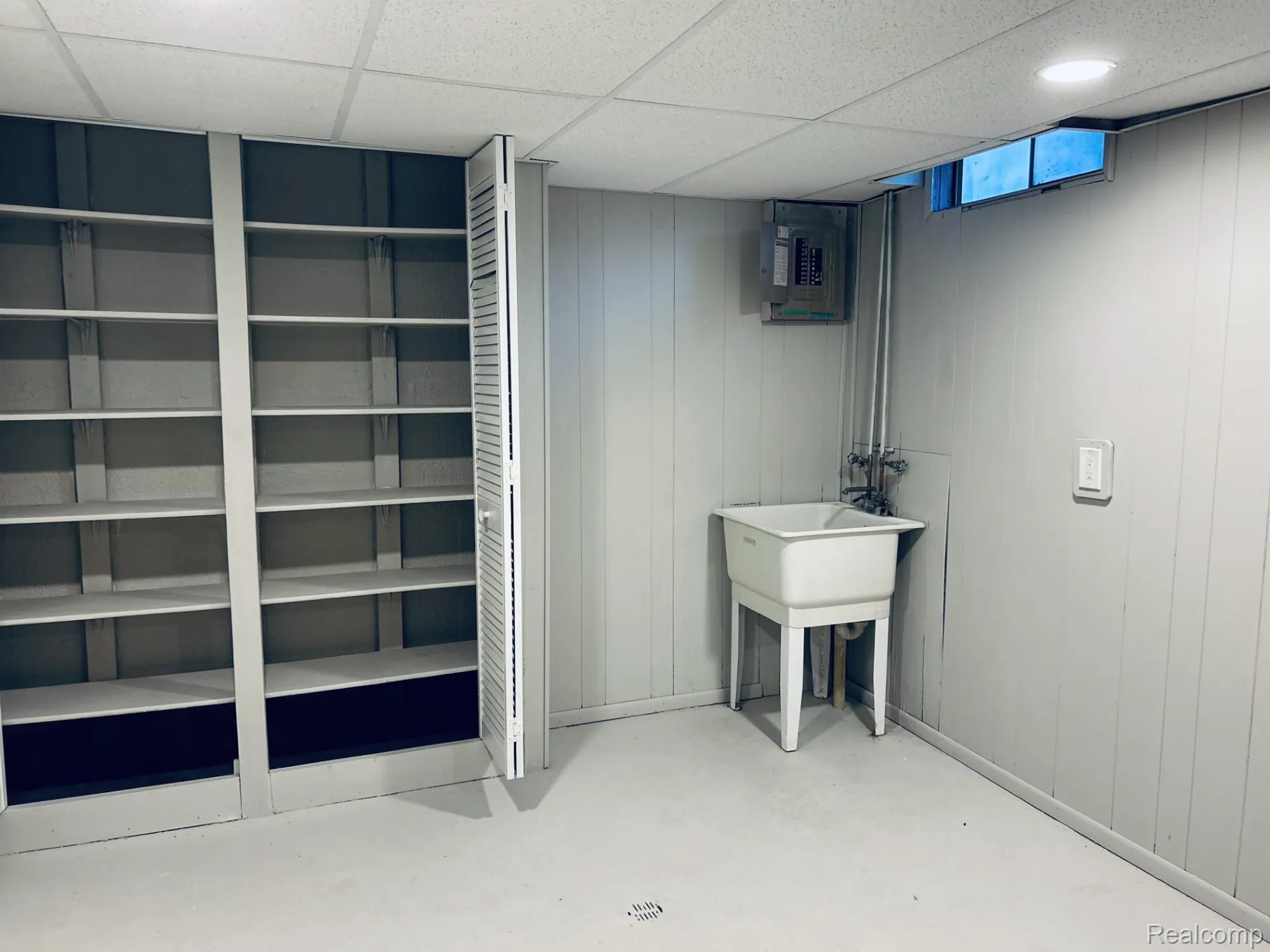 Property Slideshow image 24 of 27 | 25323 potomac dr # 2, South Lyon, MI, 48178