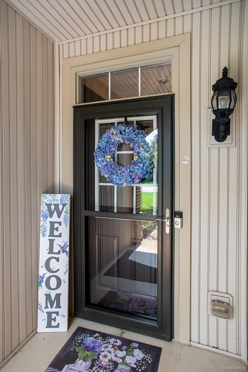 Property Slideshow image 5 of 61 | 27900 paradise ln # 1, Flat Rock, MI, 48134