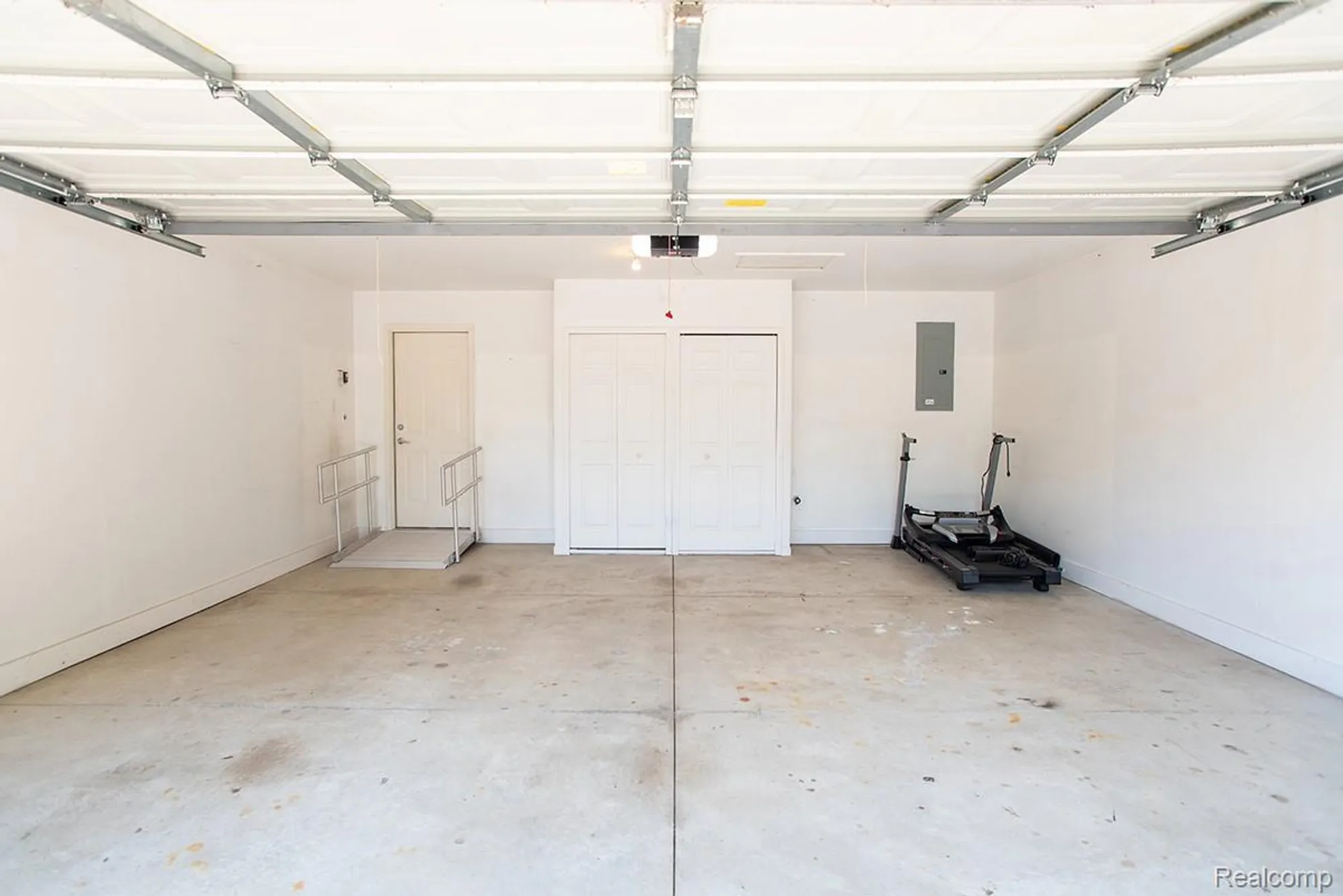 Property Slideshow image 42 of 61 | 27900 paradise ln # 1, Flat Rock, MI, 48134