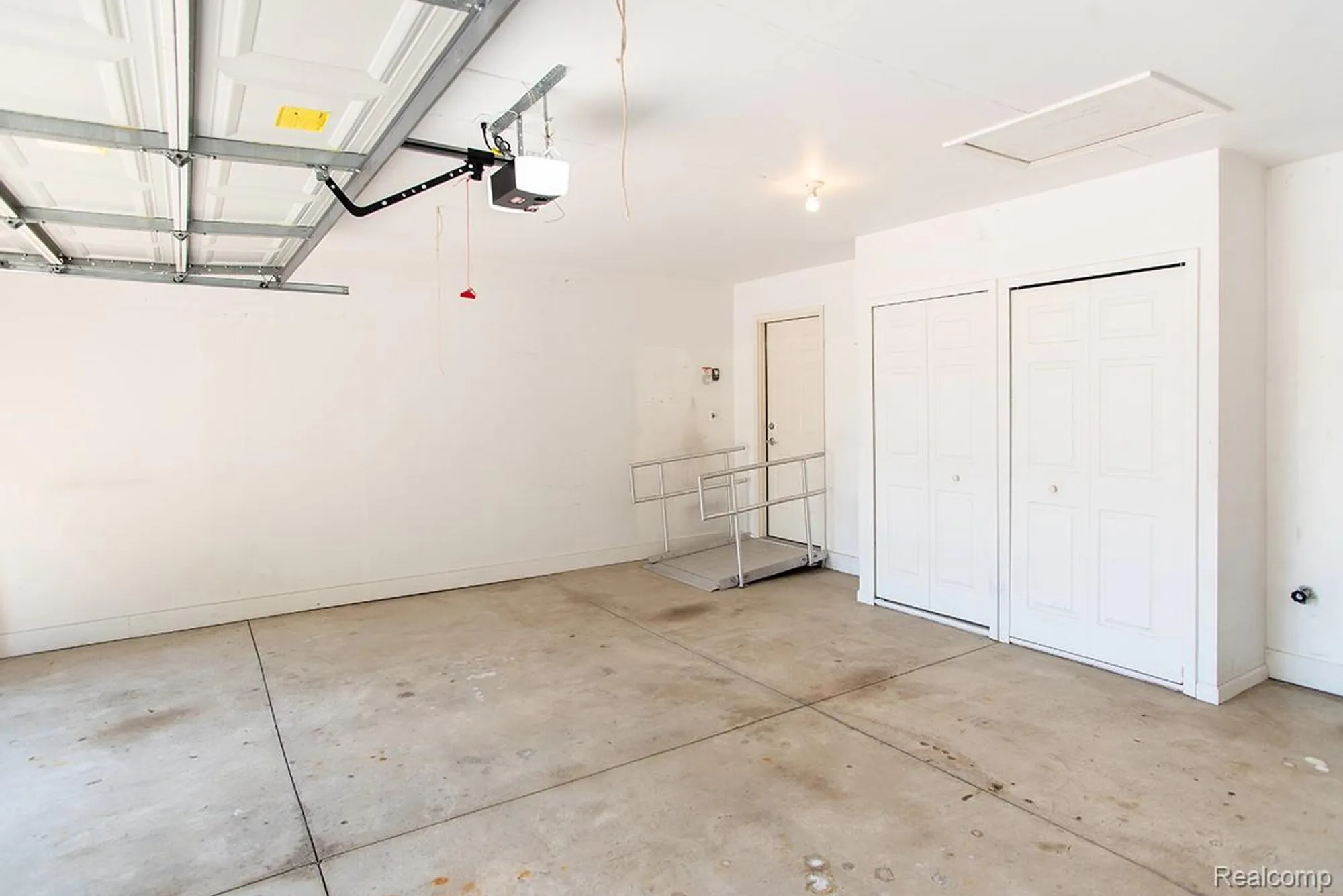 Property Slideshow image 43 of 61 | 27900 paradise ln # 1, Flat Rock, MI, 48134