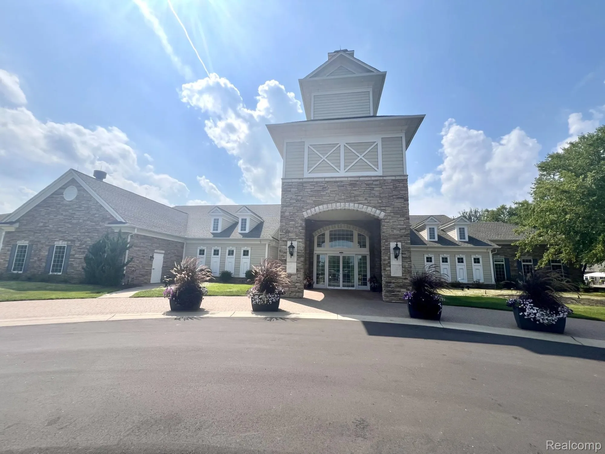 Property Slideshow image 48 of 61 | 27900 paradise ln # 1, Flat Rock, MI, 48134