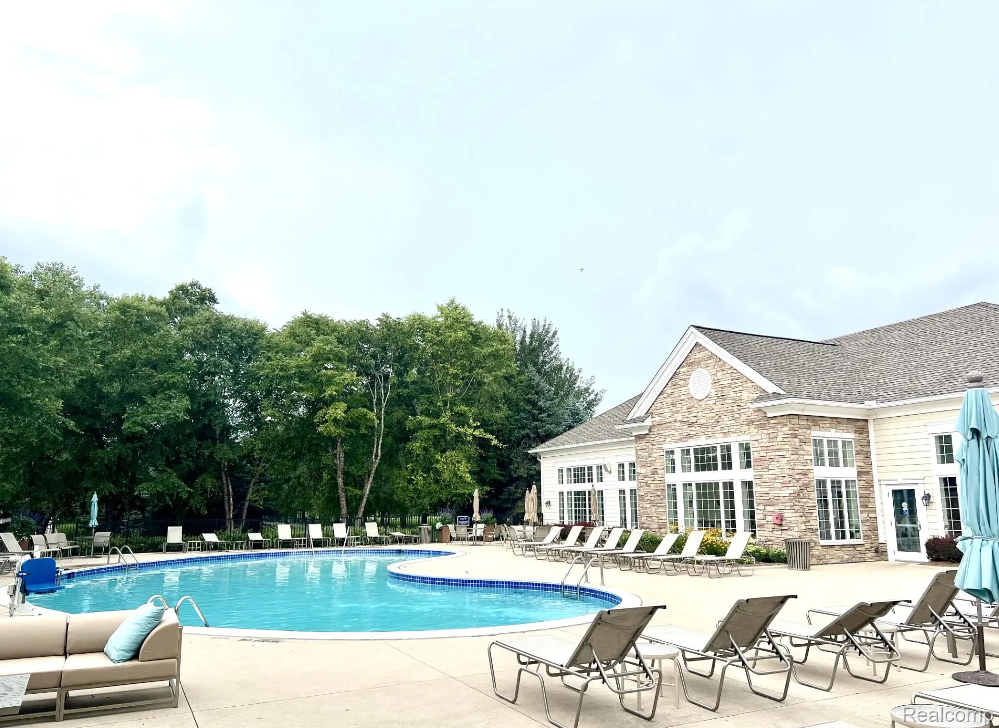 Property Slideshow image 49 of 61 | 27900 paradise ln # 1, Flat Rock, MI, 48134