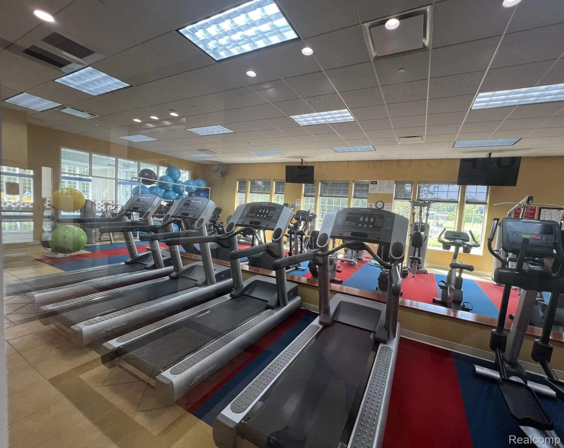 Property Slideshow image 54 of 61 | 27900 paradise ln # 1, Flat Rock, MI, 48134