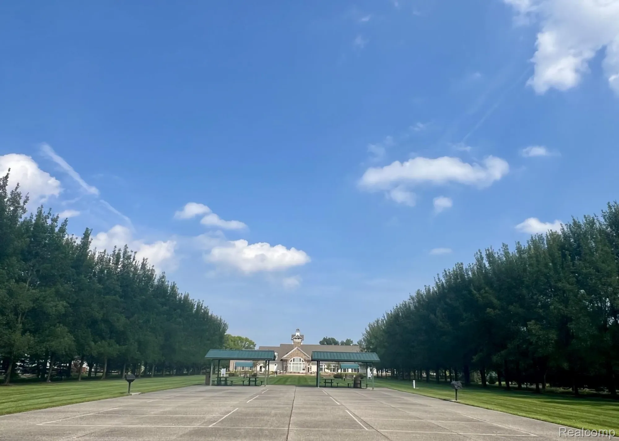 Property Slideshow image 58 of 61 | 27900 paradise ln # 1, Flat Rock, MI, 48134