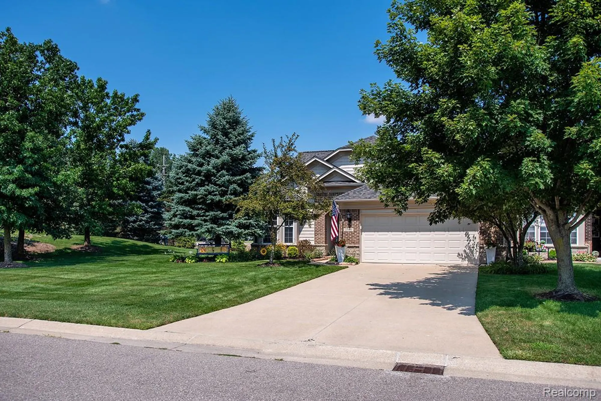 Property Slideshow image 9 of 61 | 27900 paradise ln # 1, Flat Rock, MI, 48134