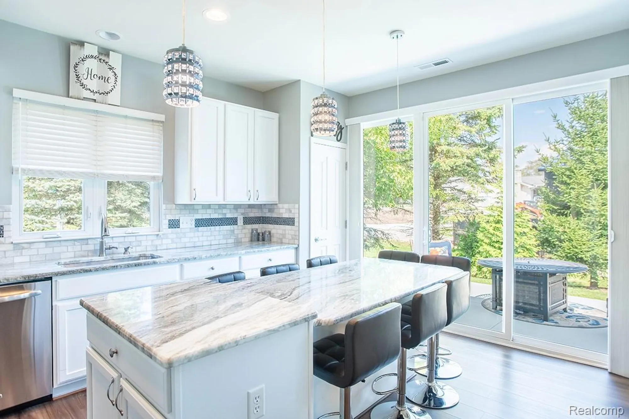 Property Slideshow image 12 of 61 | 27900 paradise ln # 1, Flat Rock, MI, 48134