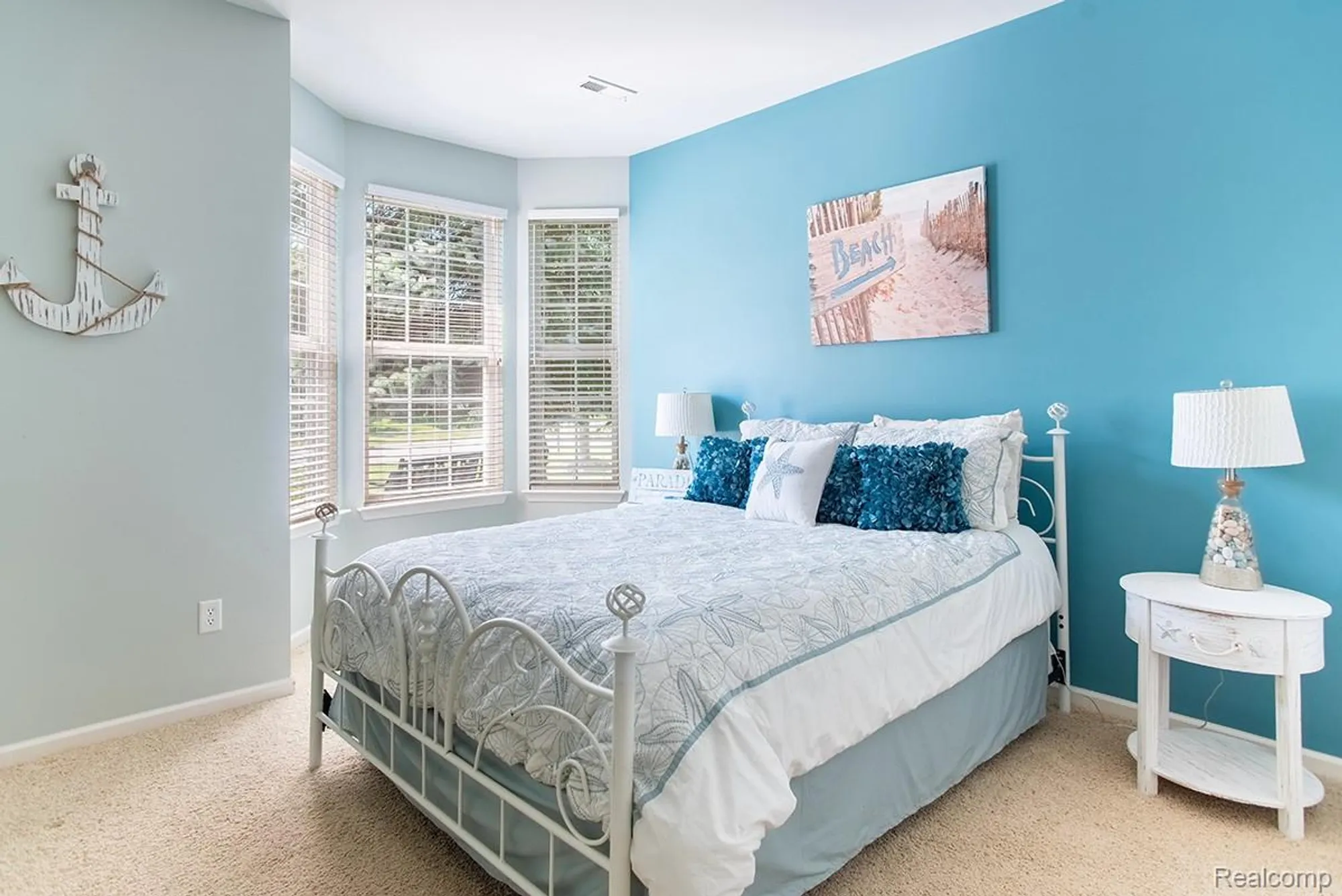 Property Slideshow image 14 of 61 | 27900 paradise ln # 1, Flat Rock, MI, 48134