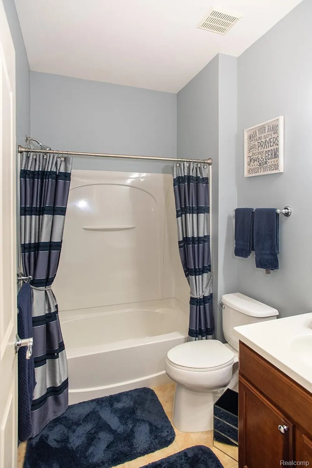 Property Slideshow image 16 of 61 | 27900 paradise ln # 1, Flat Rock, MI, 48134