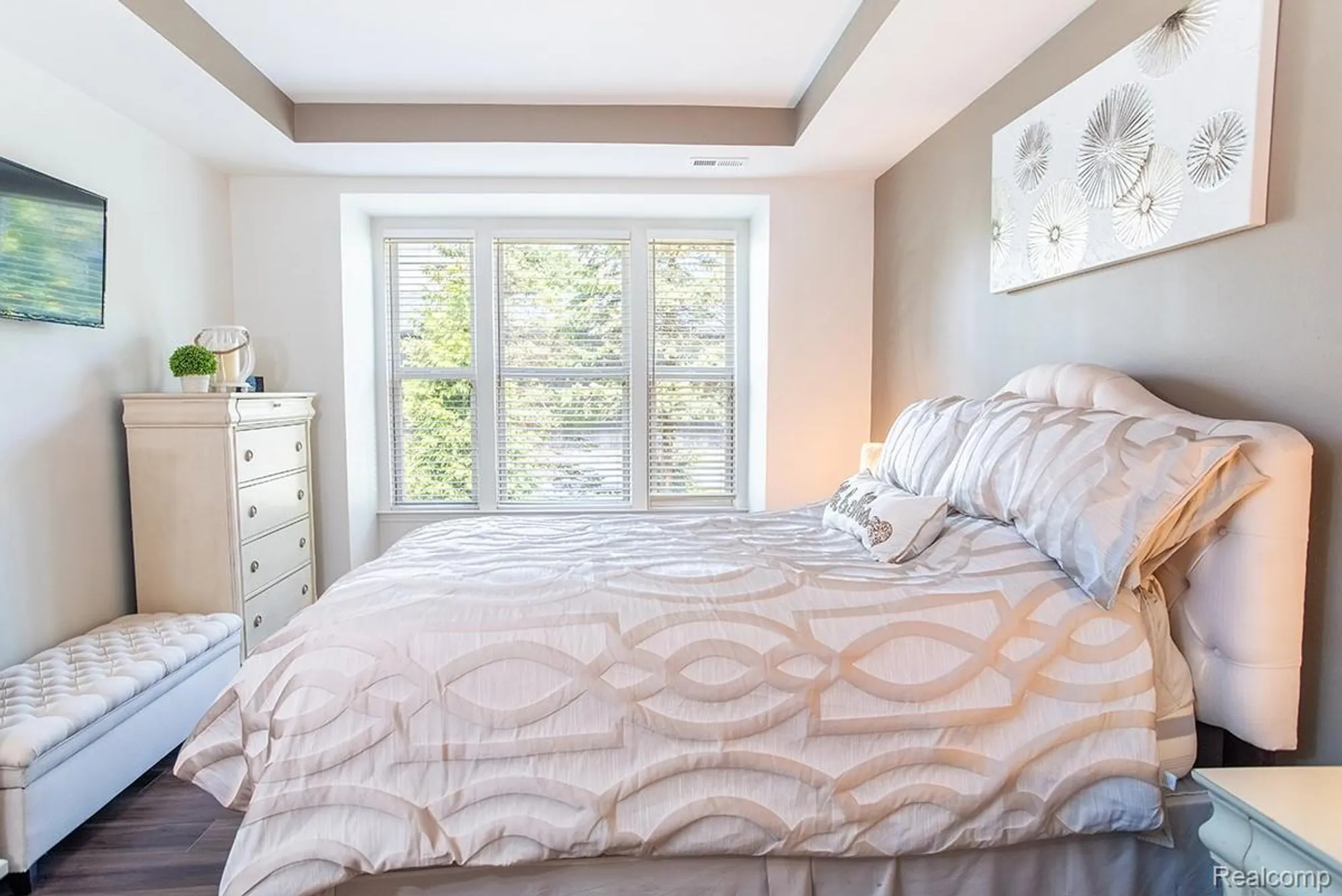 Property Slideshow image 24 of 61 | 27900 paradise ln # 1, Flat Rock, MI, 48134