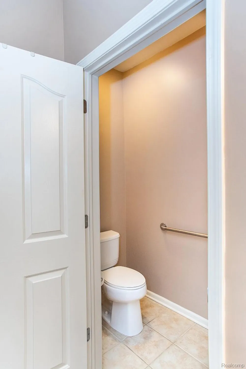 Property Slideshow image 32 of 61 | 27900 paradise ln # 1, Flat Rock, MI, 48134