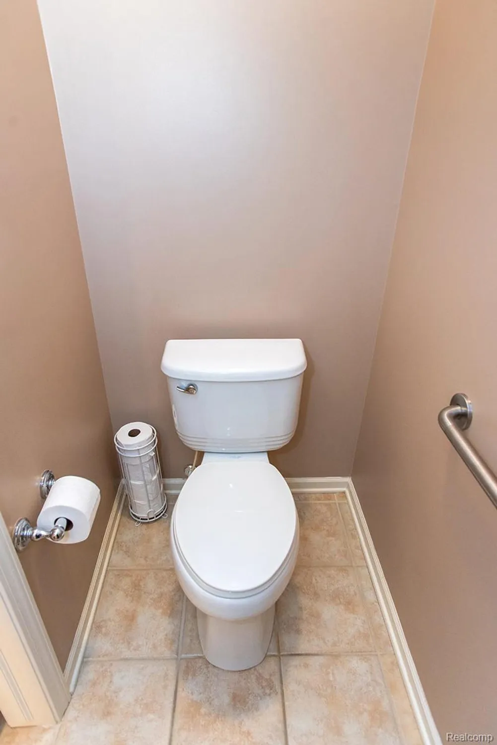 Property Slideshow image 33 of 61 | 27900 paradise ln # 1, Flat Rock, MI, 48134