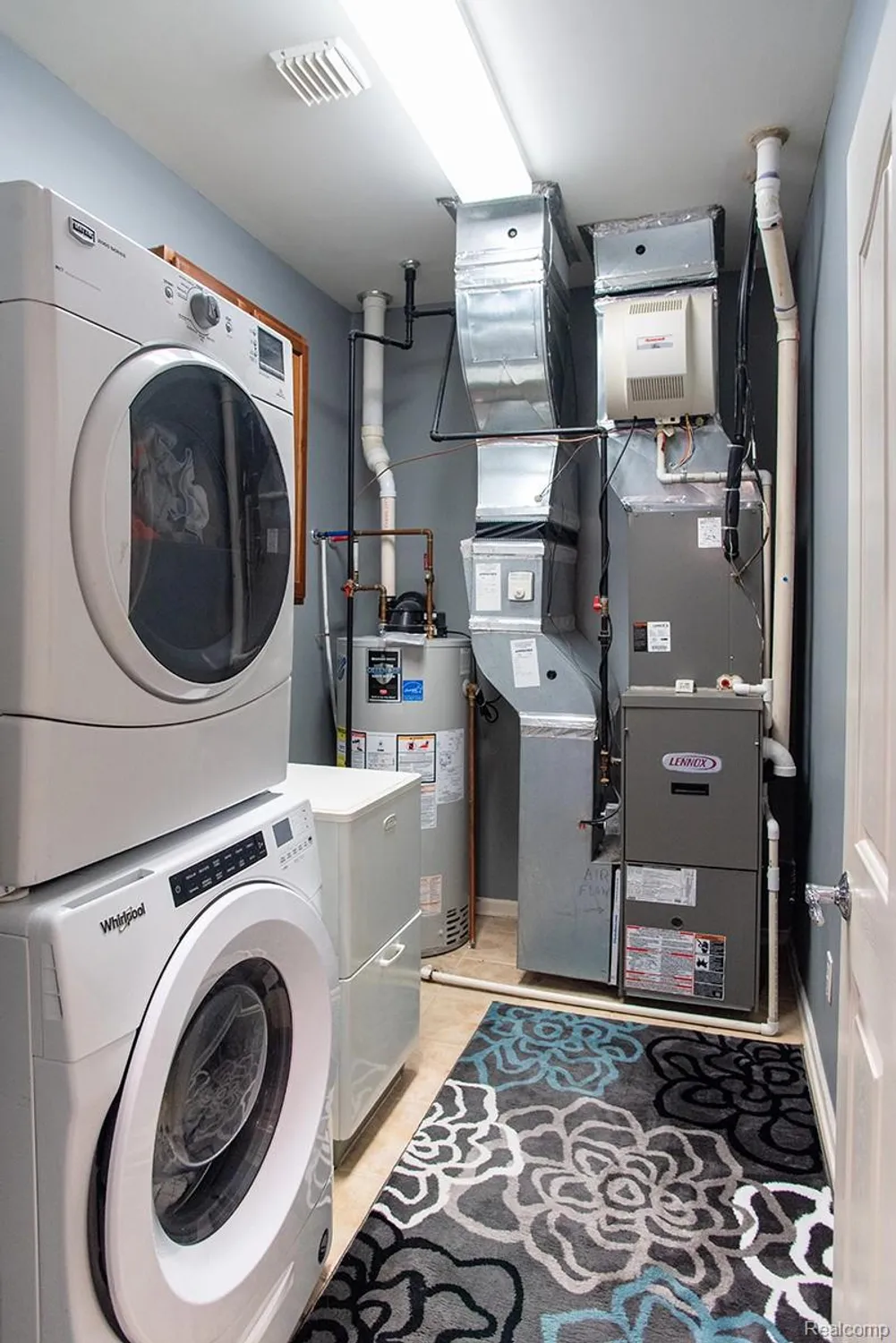 Property Slideshow image 36 of 61 | 27900 paradise ln # 1, Flat Rock, MI, 48134