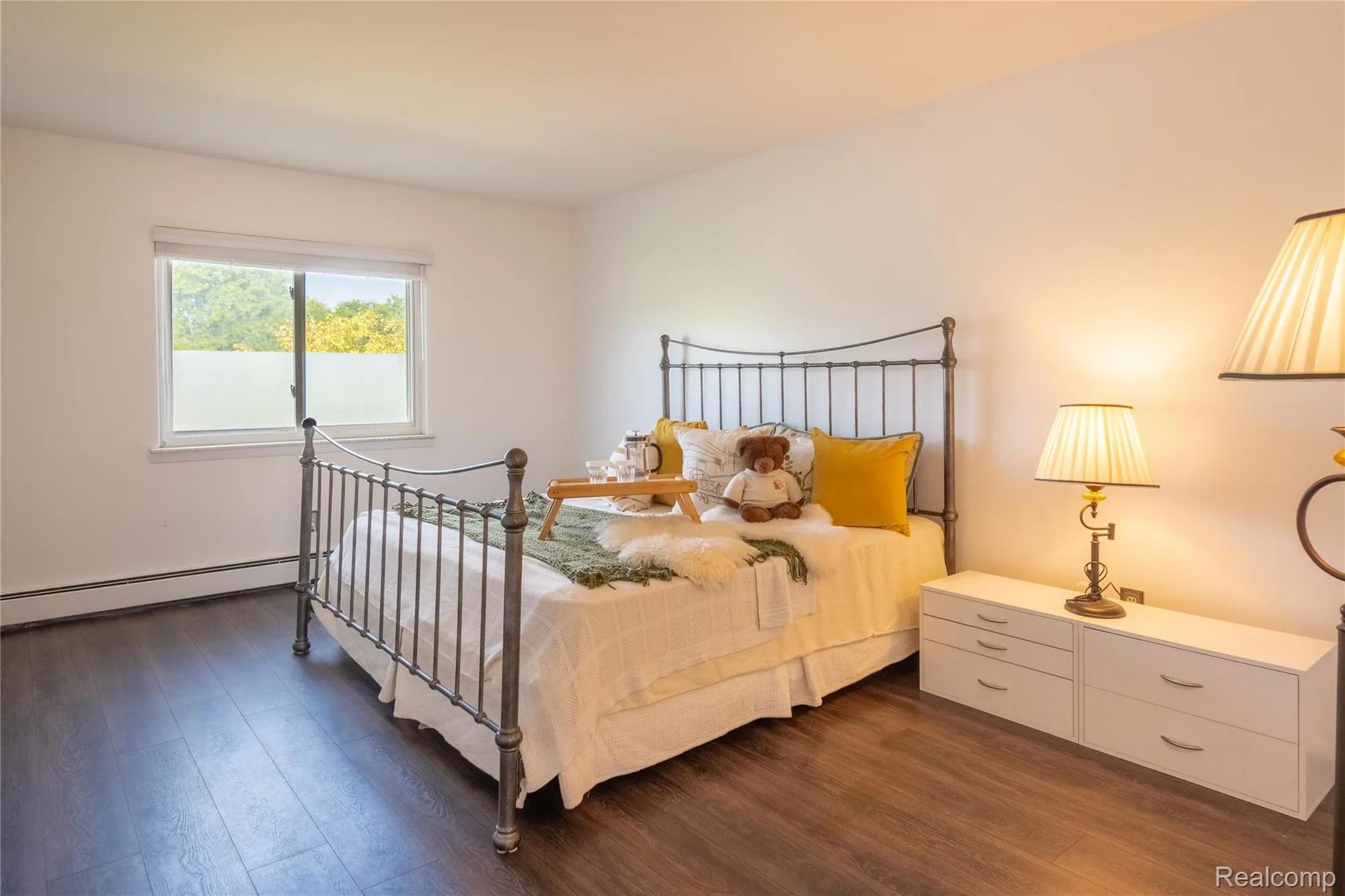 Property Slideshow image 5 of 36 | 61021 heritage blvd # 4, South Lyon, MI, 48178