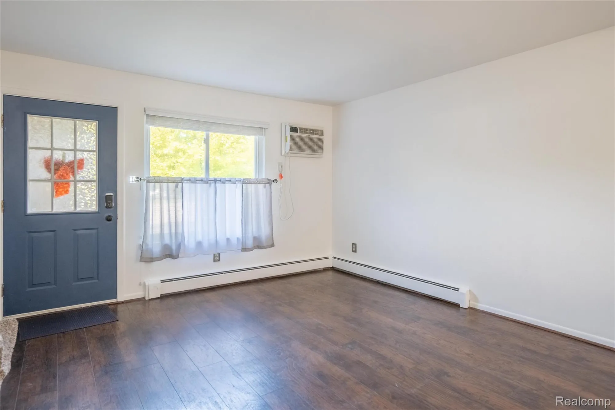 Property Slideshow image 7 of 36 | 61021 heritage blvd # 4, South Lyon, MI, 48178