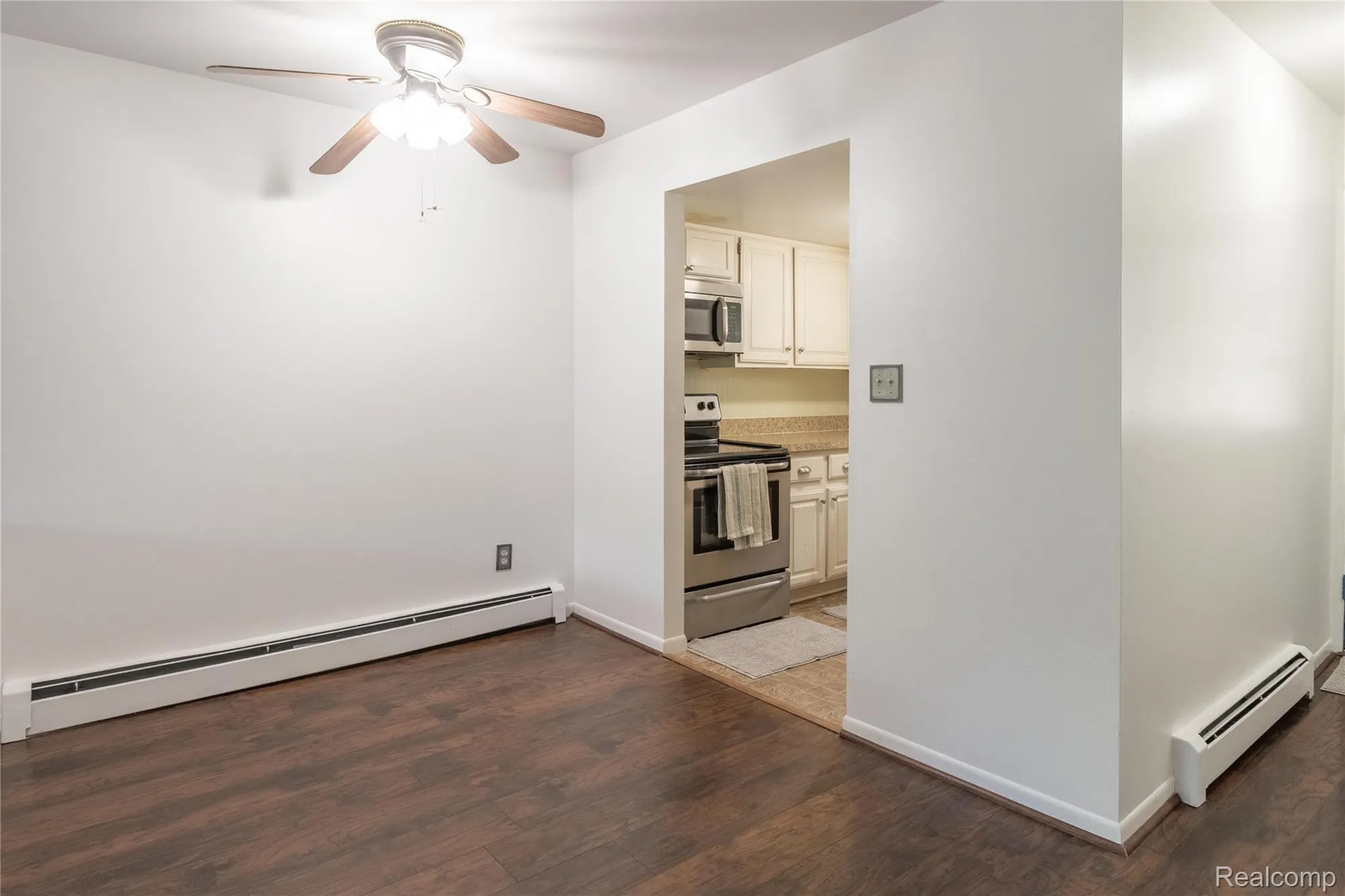 Property Slideshow image 10 of 36 | 61021 heritage blvd # 4, South Lyon, MI, 48178