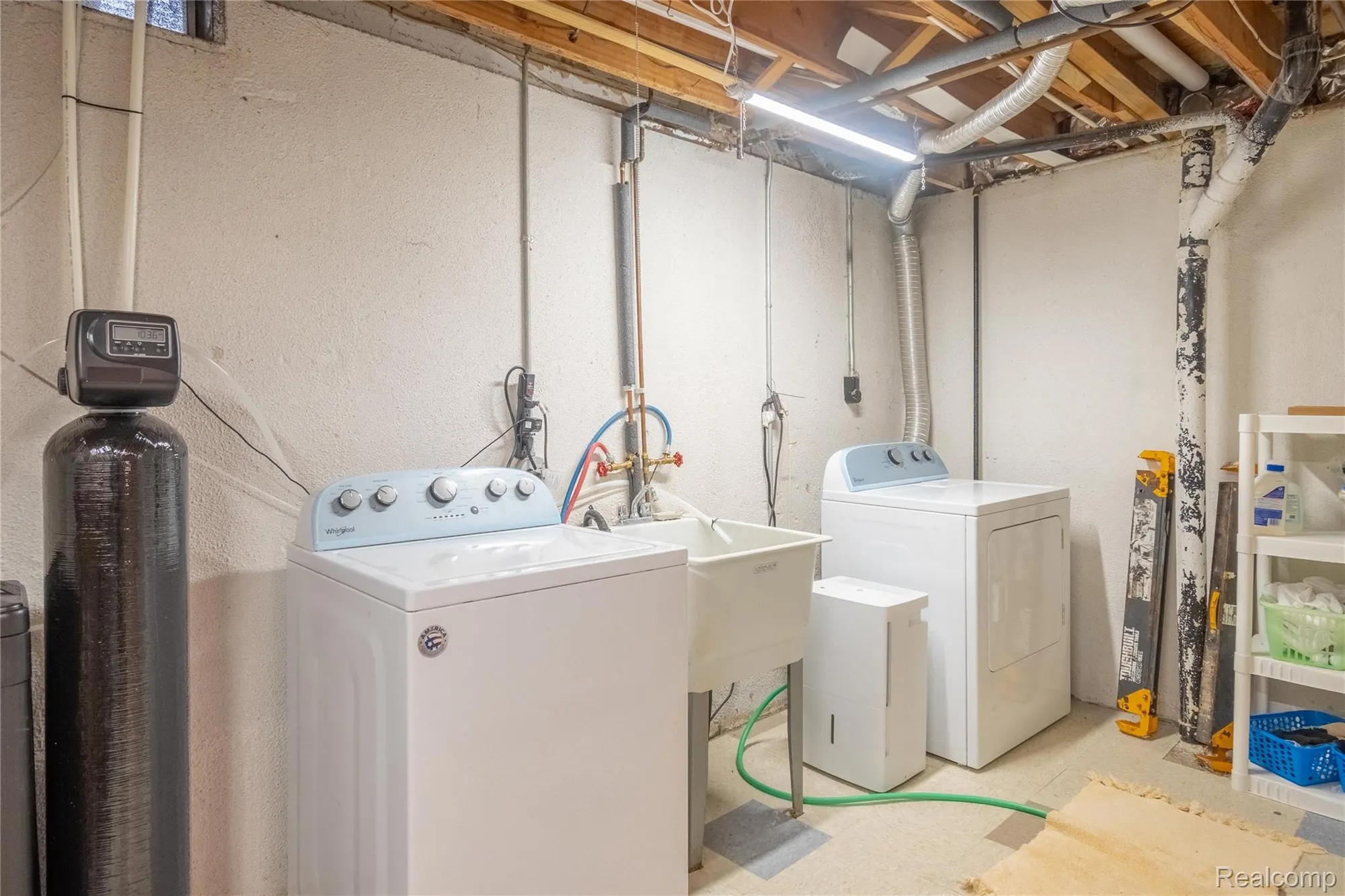 Property Slideshow image 28 of 36 | 61021 heritage blvd # 4, South Lyon, MI, 48178