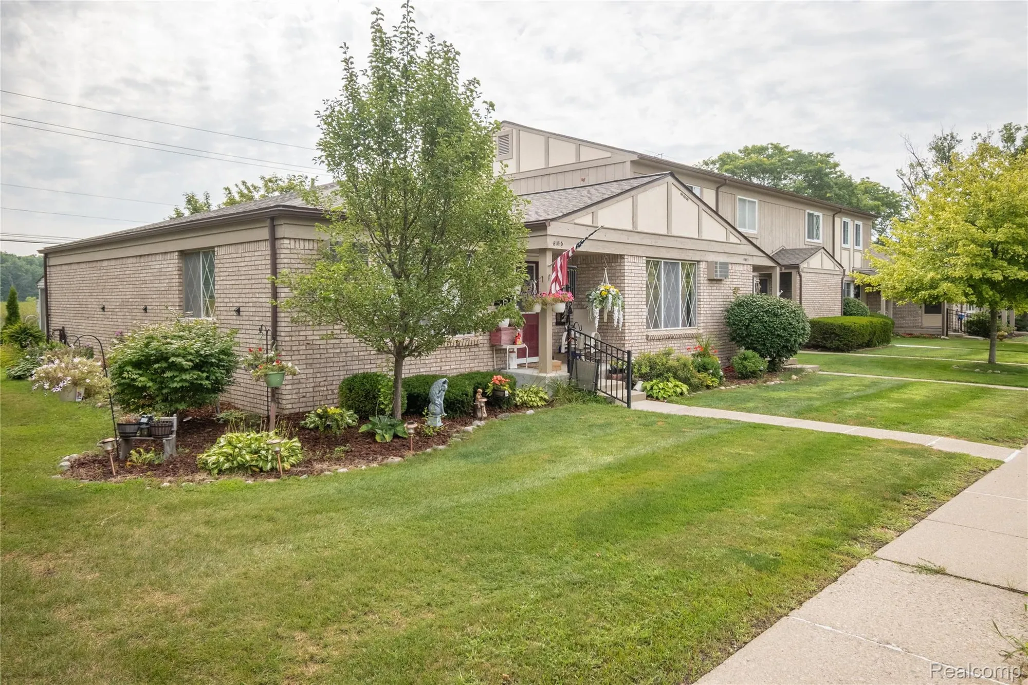 Property Slideshow image 32 of 36 | 61021 heritage blvd # 4, South Lyon, MI, 48178
