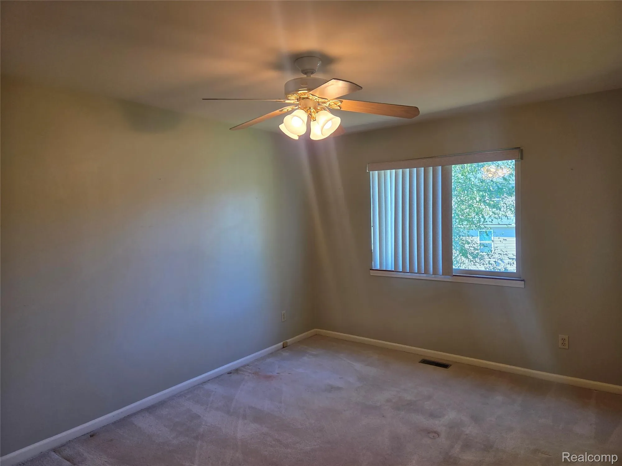 Property Slideshow image 9 of 15 | 62310 arlington cir unit 4, South Lyon, MI, 48178