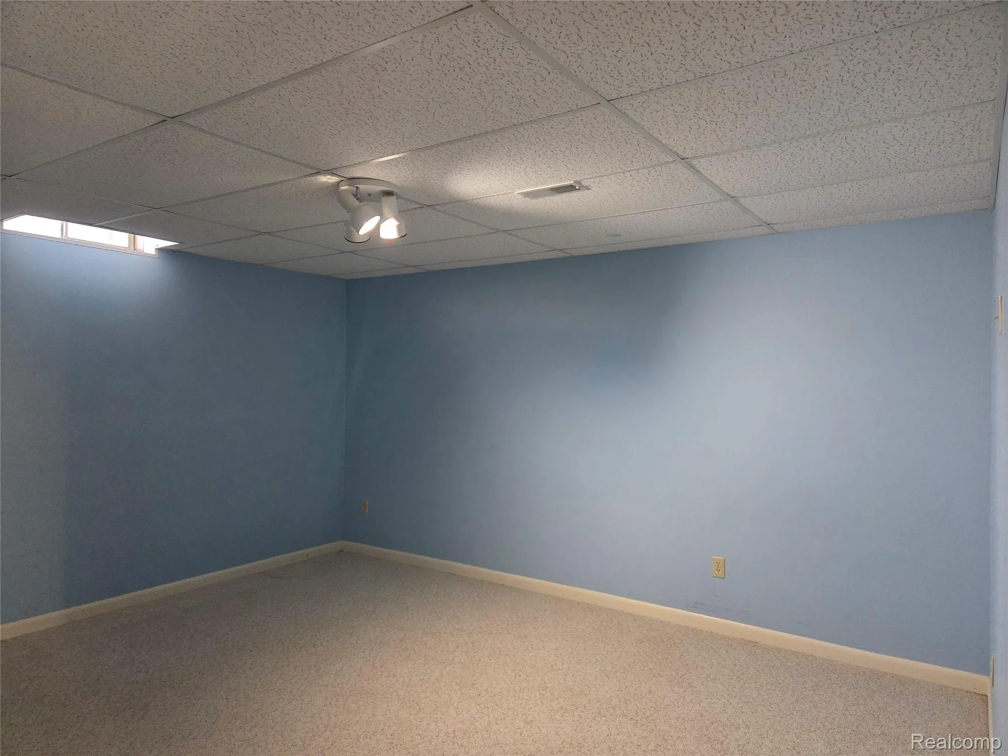 Property Slideshow image 14 of 15 | 62310 arlington cir unit 4, South Lyon, MI, 48178