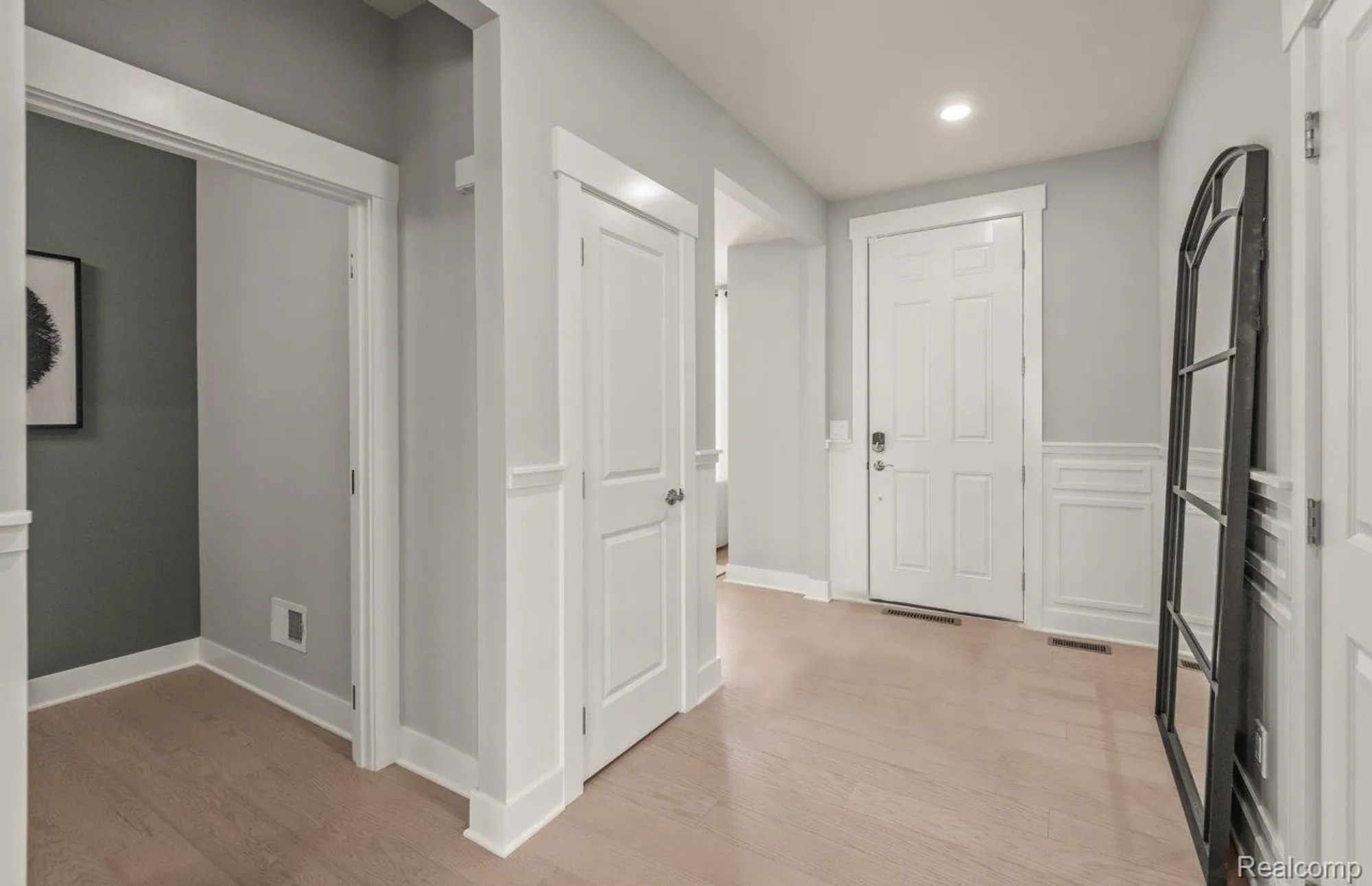 Property Slideshow image 4 of 9 | 4048 bay ter, Milford, MI, 48381