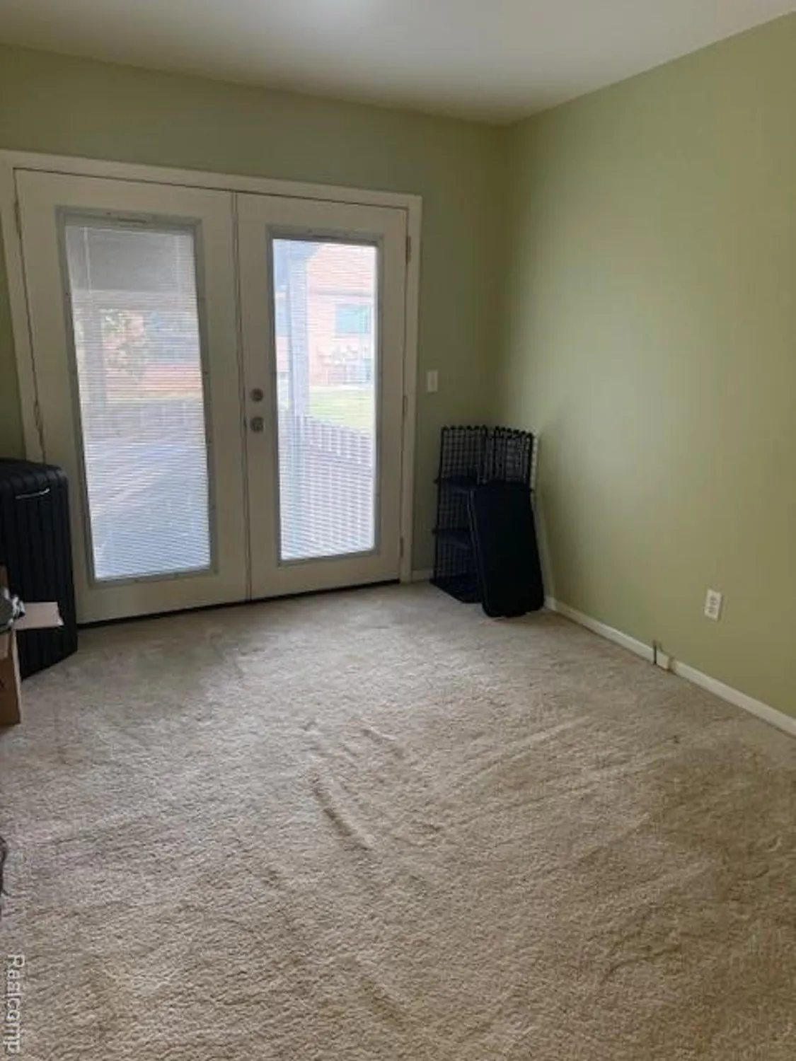 Property Slideshow image 11 of 16 | 25325 potomac dr # 3, South Lyon, MI, 48178