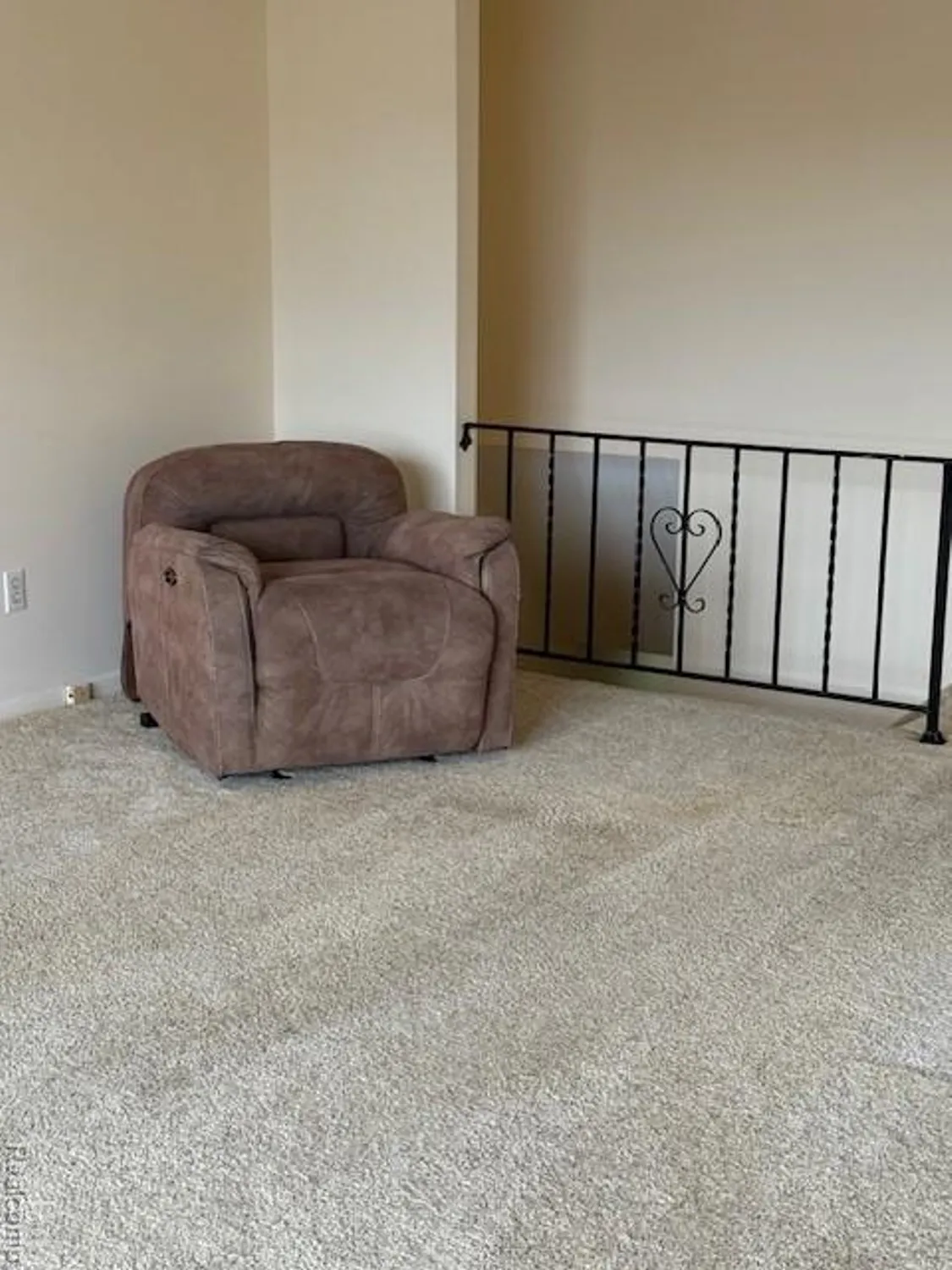 Property Slideshow image 4 of 16 | 25325 potomac dr # 3, South Lyon, MI, 48178