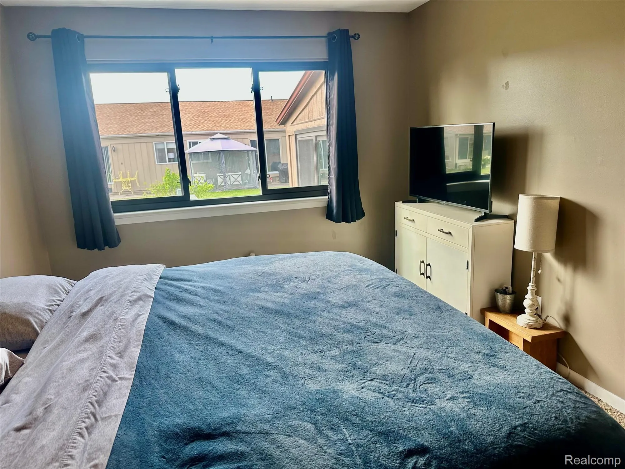 Property Slideshow image 10 of 20 | 25411 concord ln # 4, South Lyon, MI, 48178