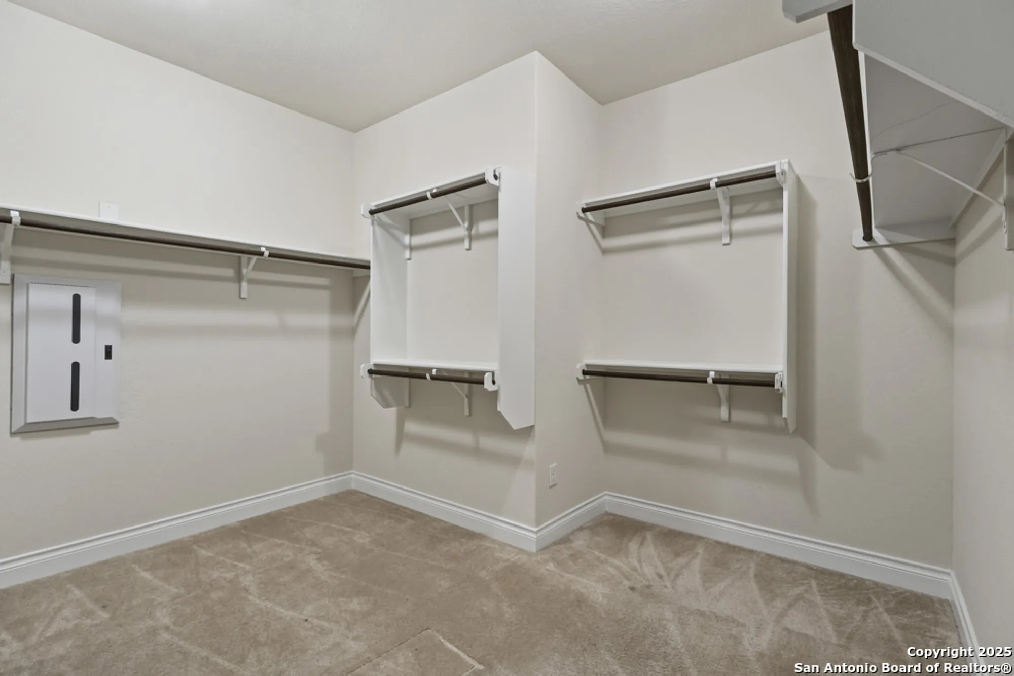 Property Slideshow image 26 of 34 | 13023 gsl dr, San Antonio, TX, 78253