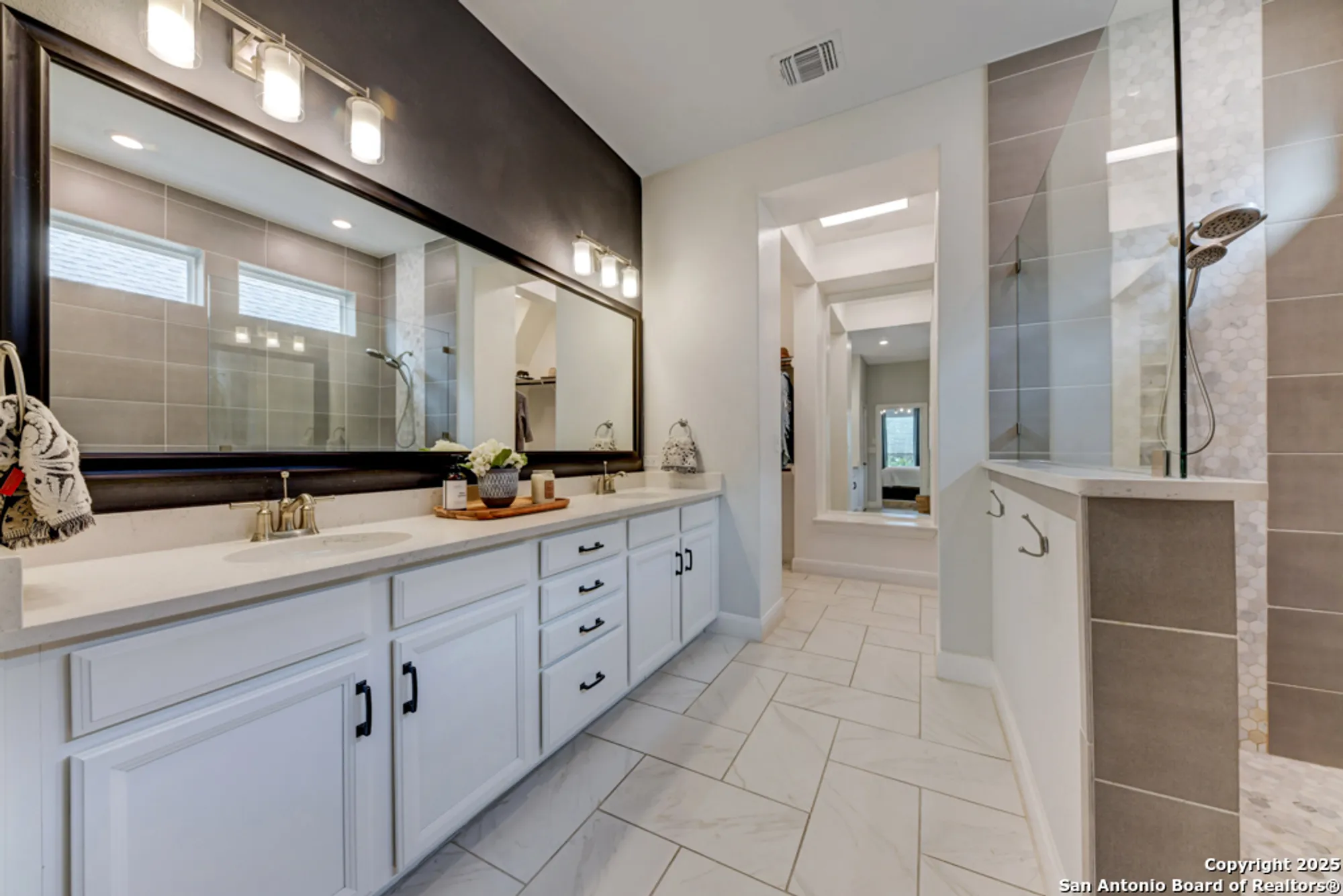 Property Slideshow image 19 of 50 | 23003 grande vis, San Antonio, TX, 78261